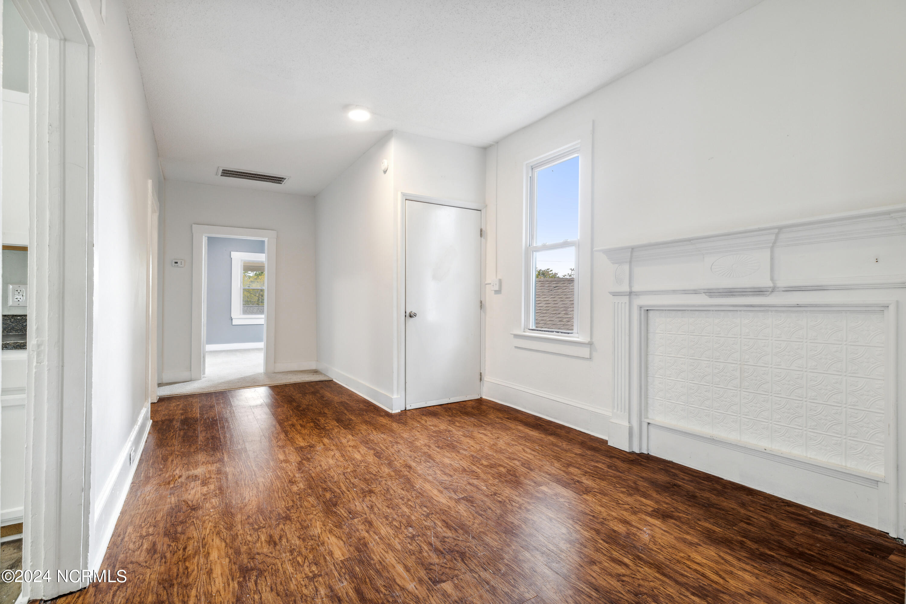 723 S 6th Street 1/2 Property Photo 6