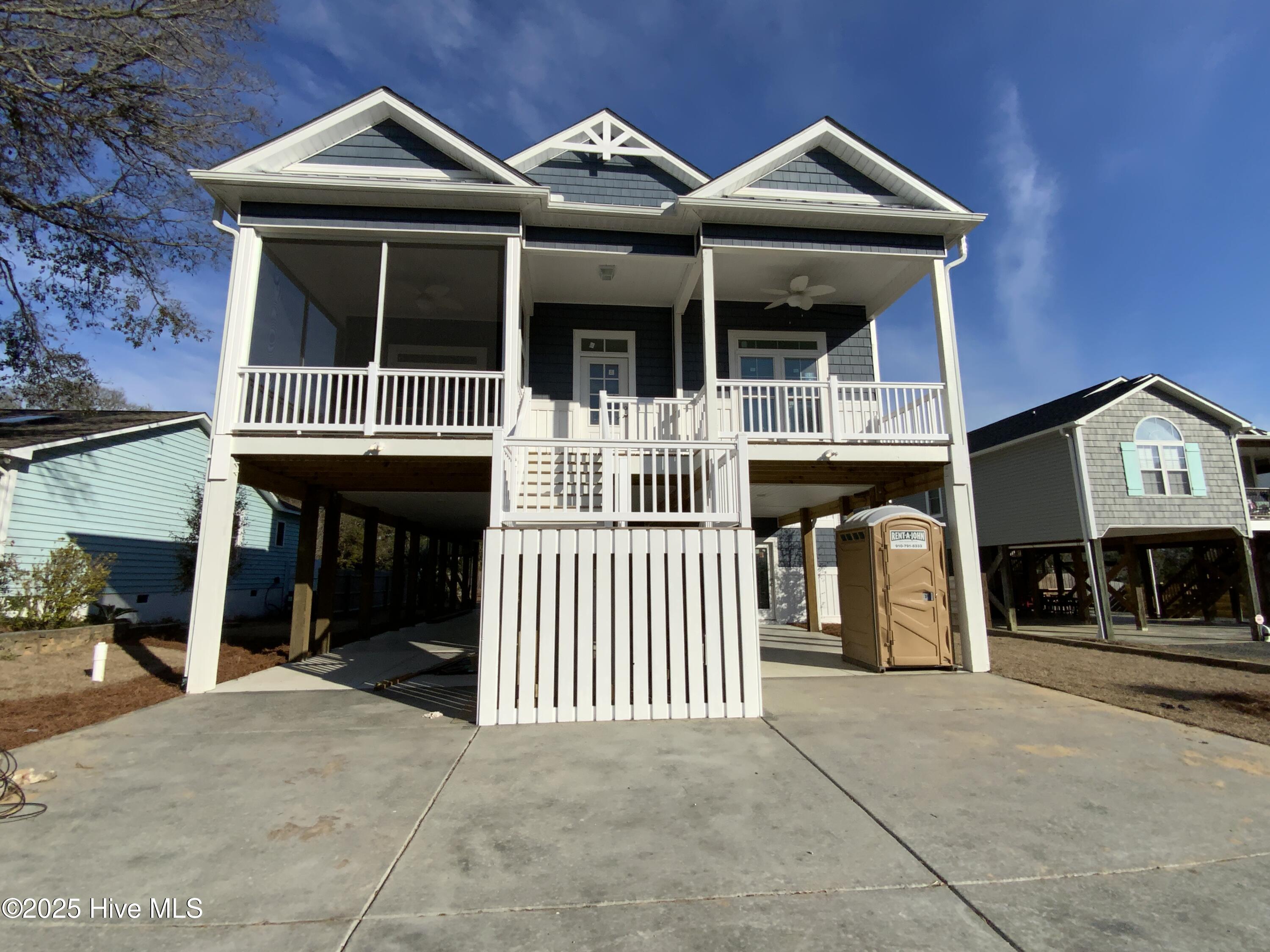 116 SE 12th Street Property Photo 1