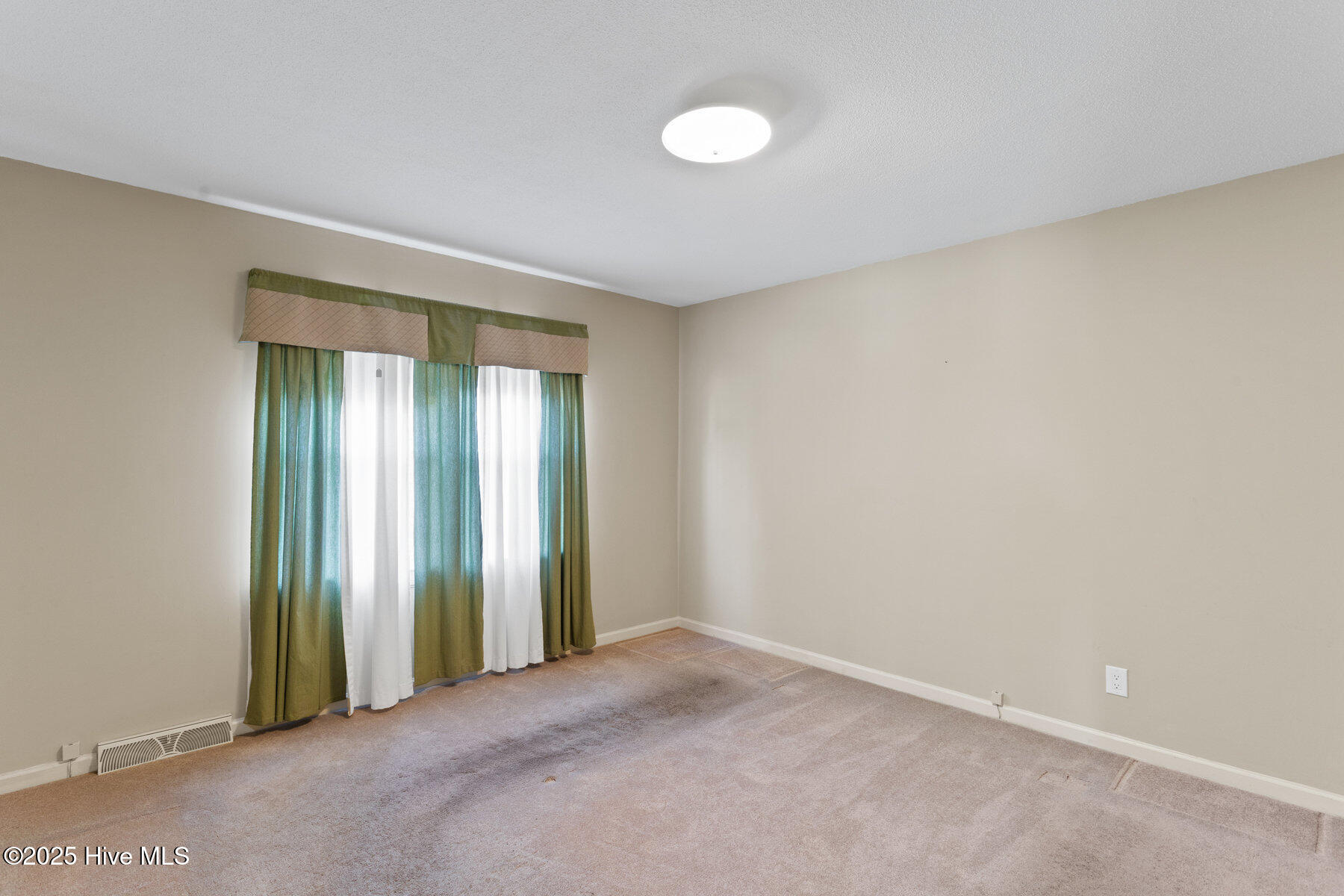 322 Henry H Watters Drive Property Photo 18