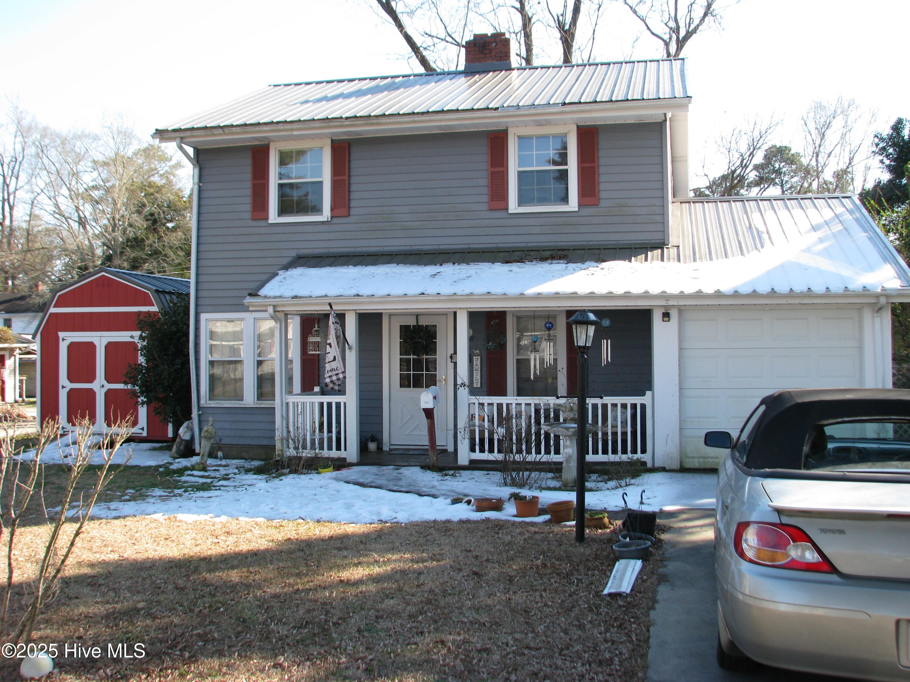 108 Linden Street Property Photo