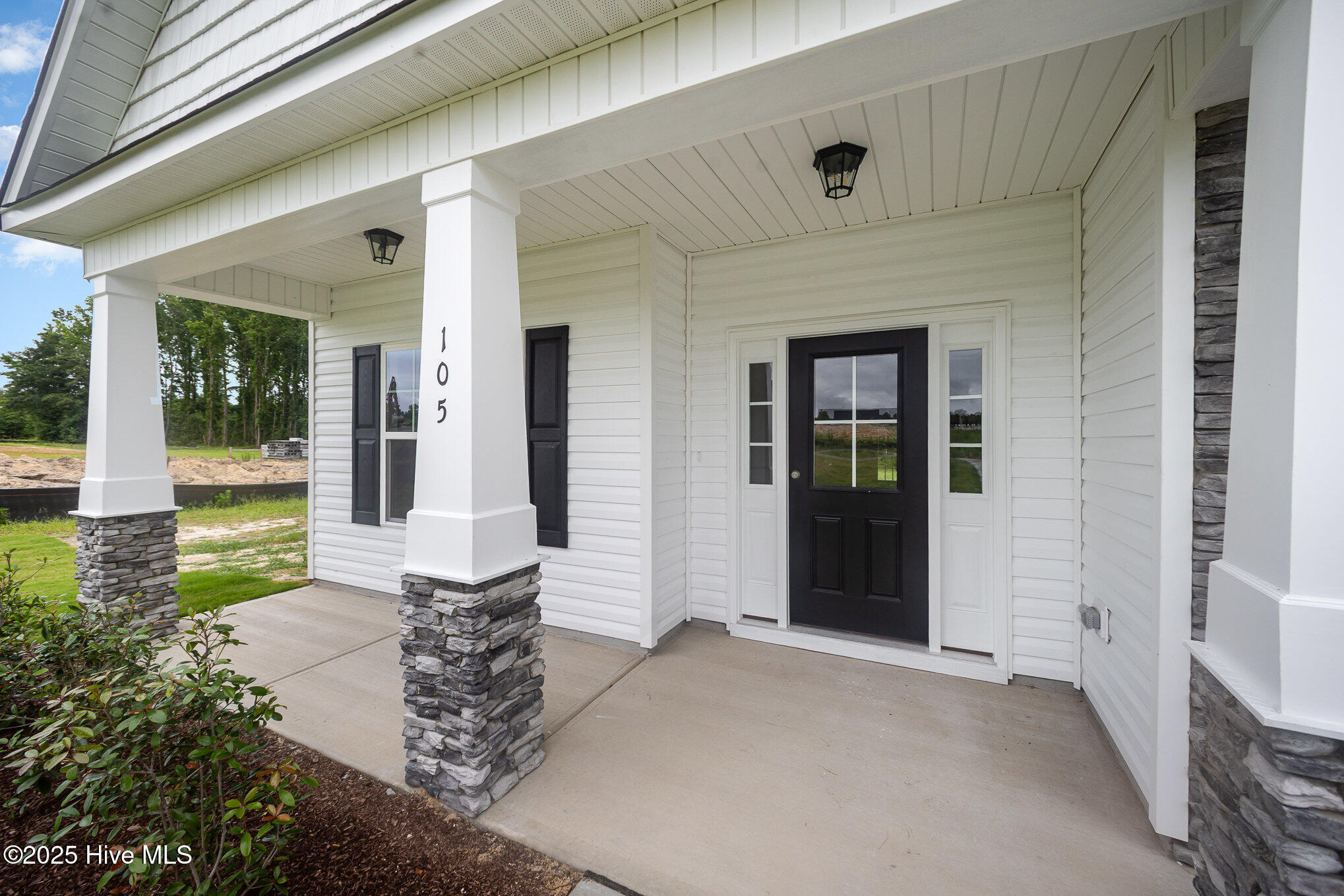 105 Tuskeegee Drive Property Photo 4