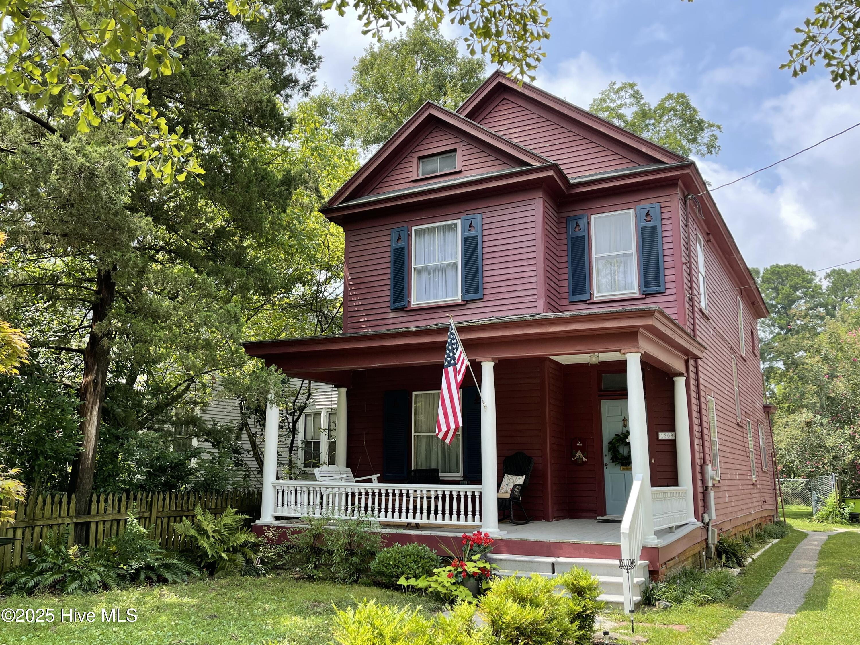 1209 National Avenue Property Photo 1