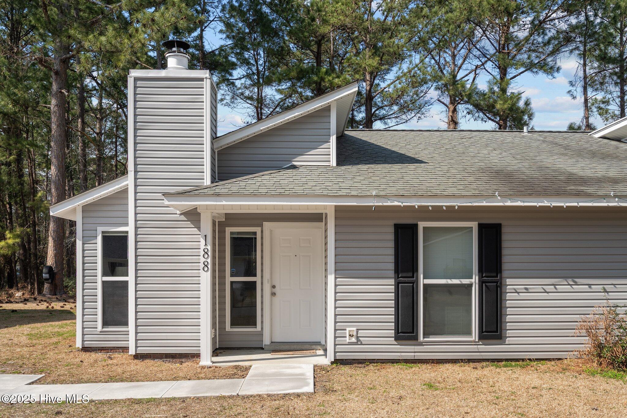 188 Village Circle Property Photo