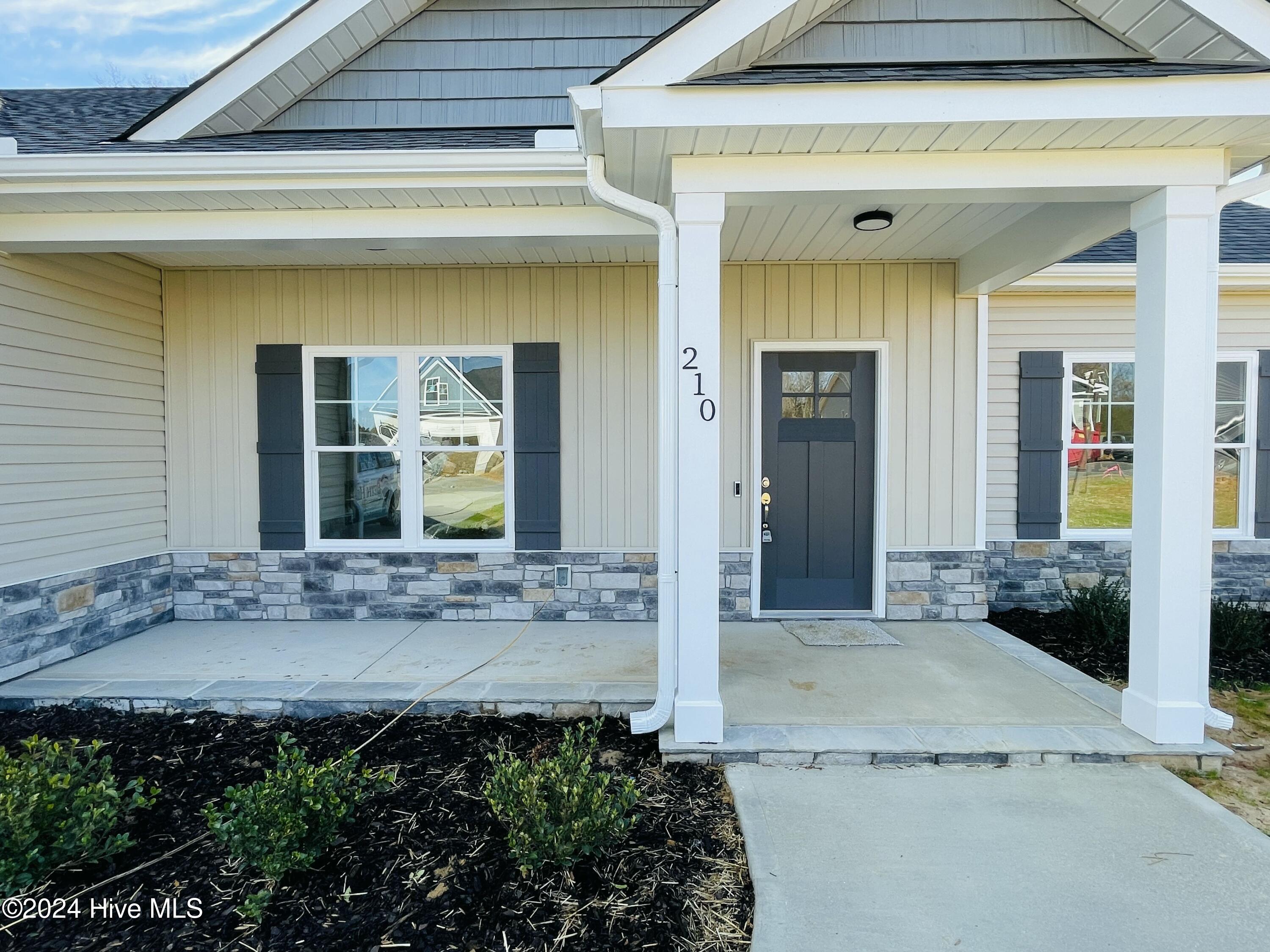 116 Sagewood Drive Property Photo 3