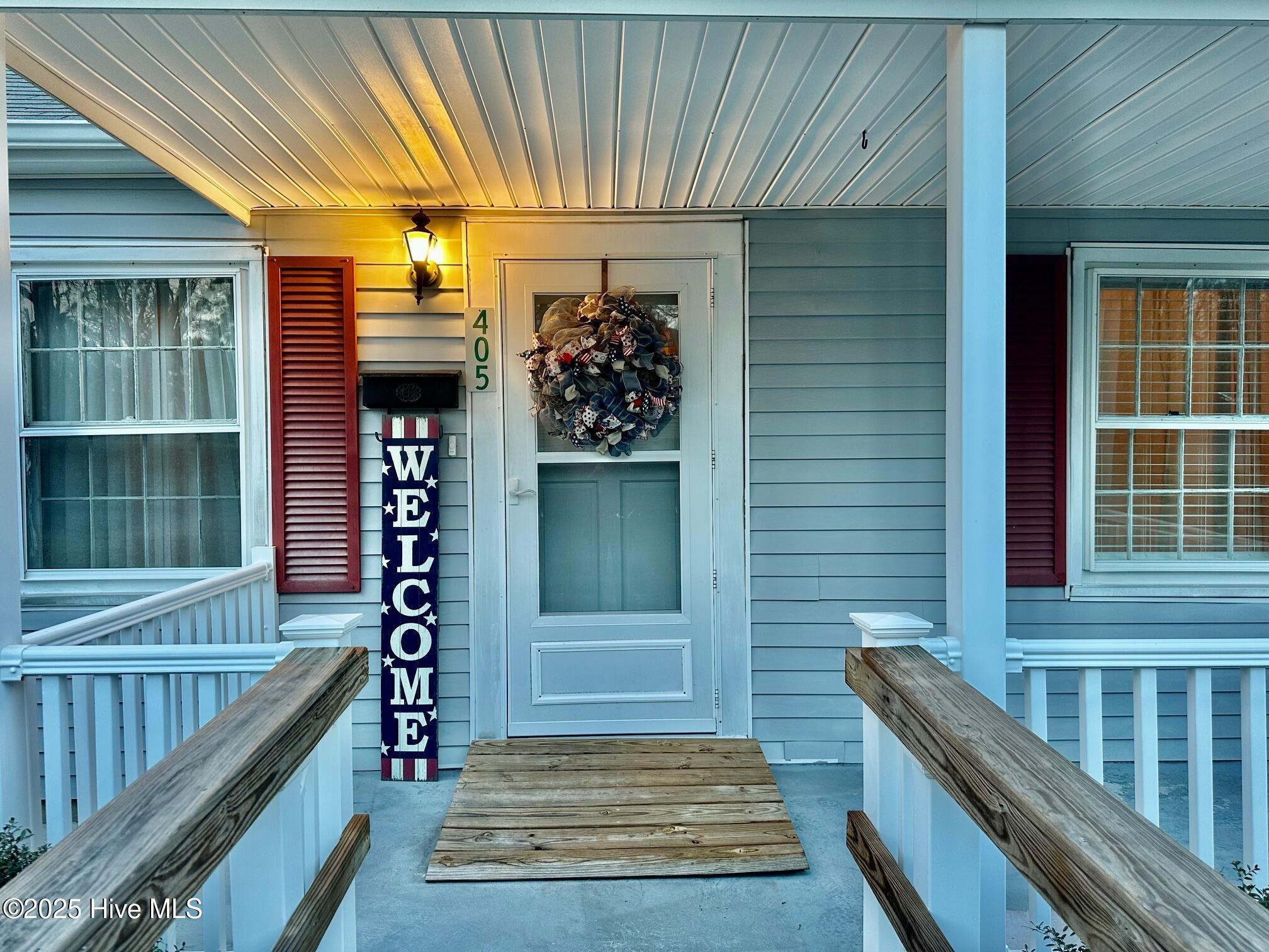 405 E Simmons Avenue Property Photo