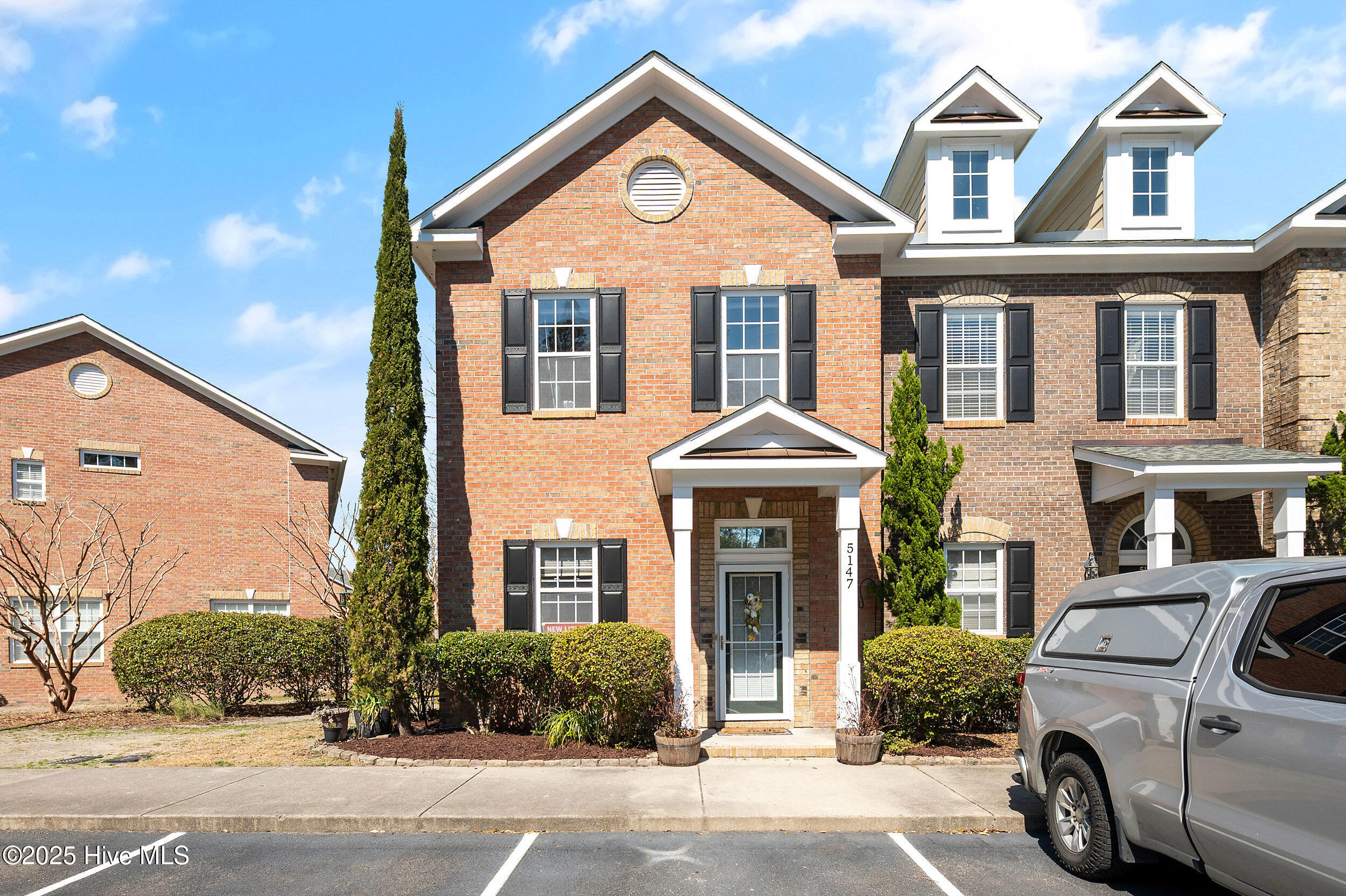 5147 Exton Park Loop Property Photo