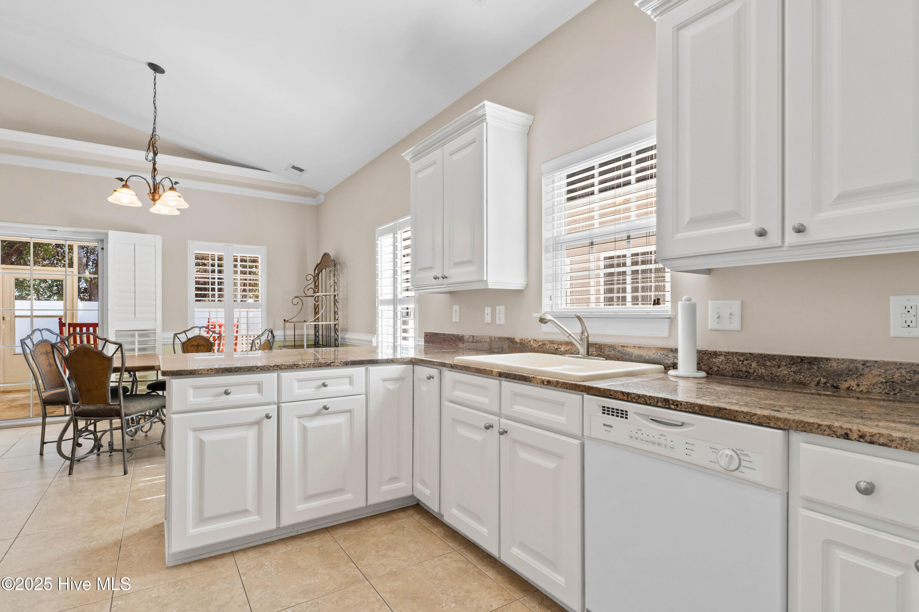 606 5th Avenue Property Photo 12