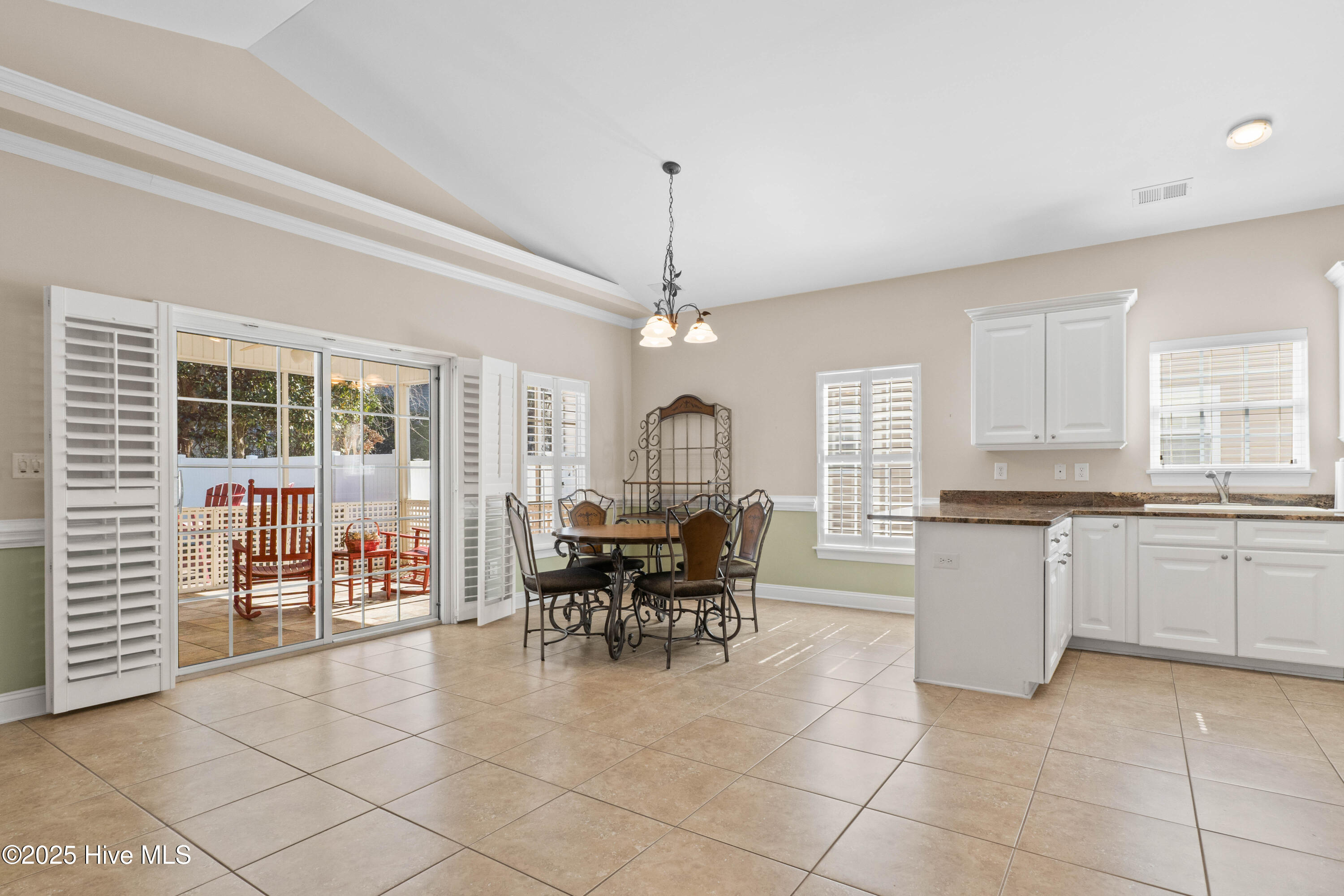 606 5th Avenue Property Photo 13