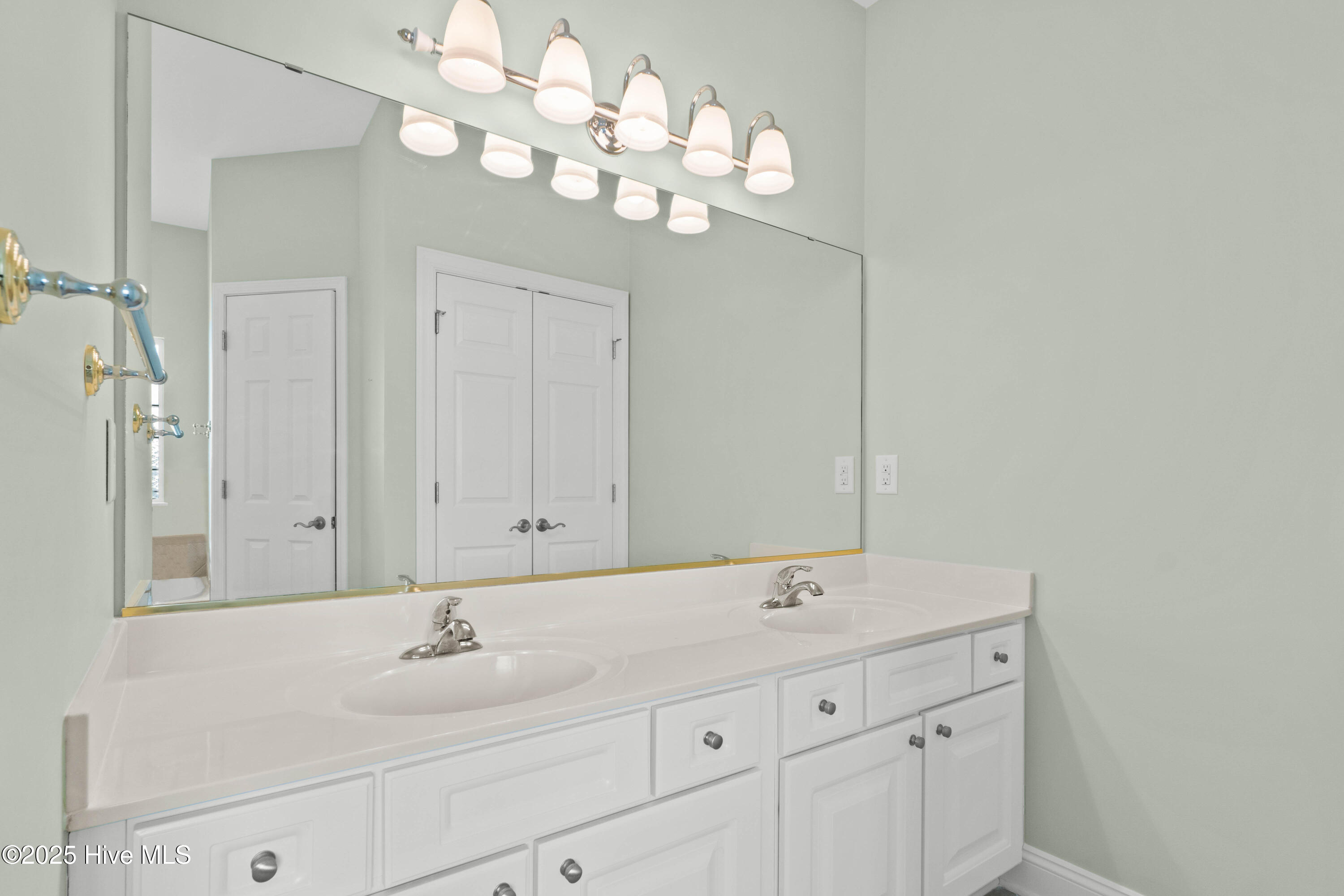 606 5th Avenue Property Photo 25
