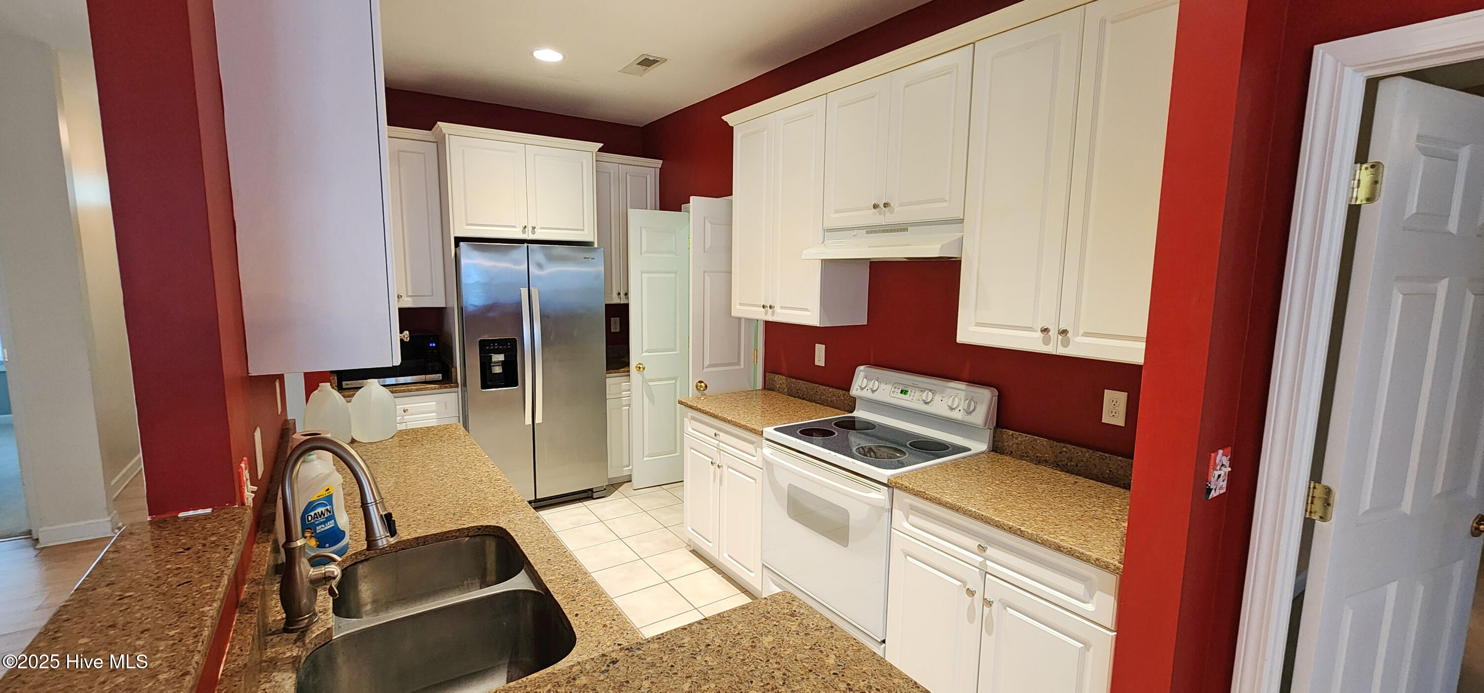 124 Azalea Drive Property Photo 8