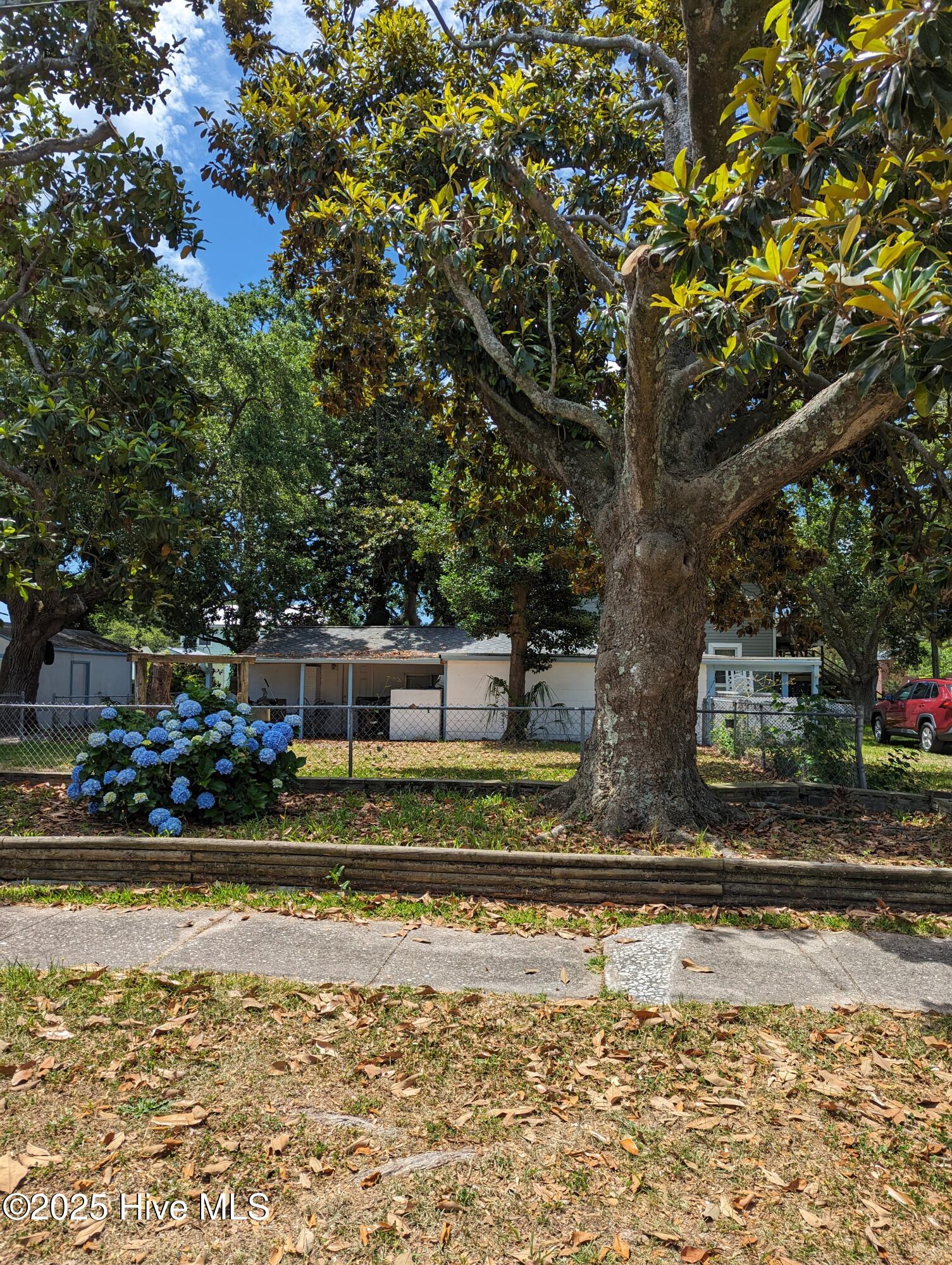 404 N Third Street Property Photo 2