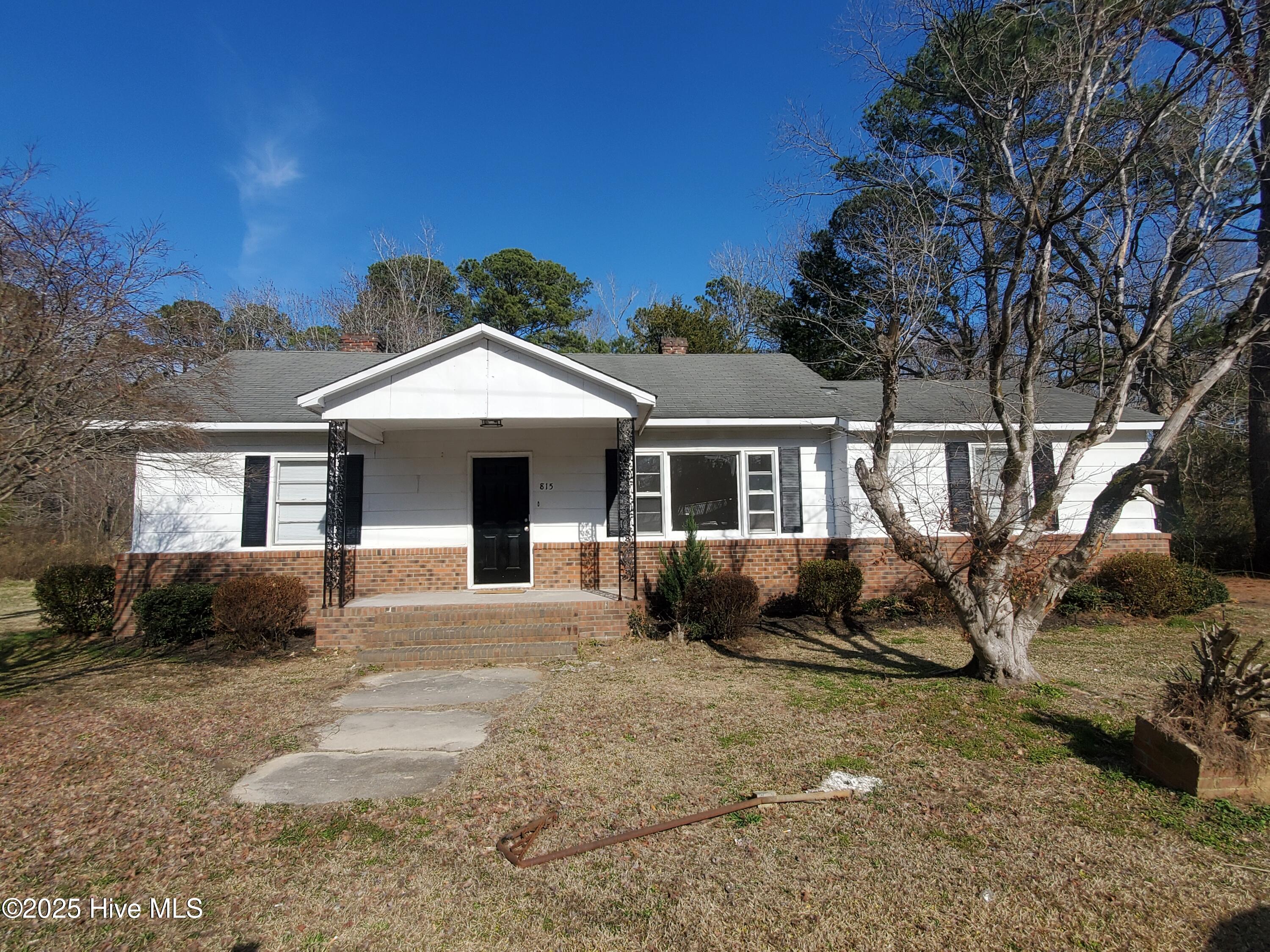 815 S Commerce Street Property Photo
