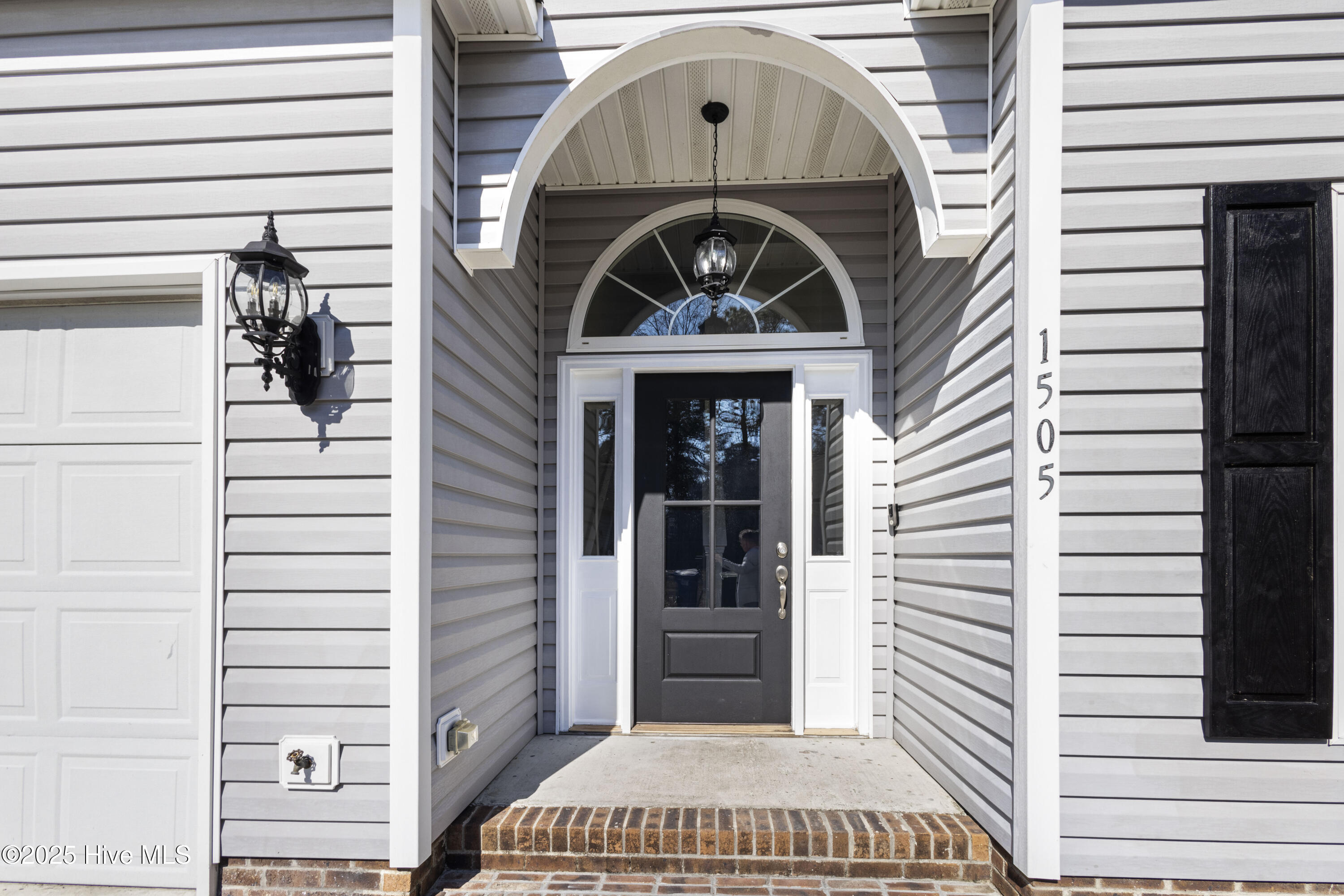 1505 Stockbridge Place Property Photo 3