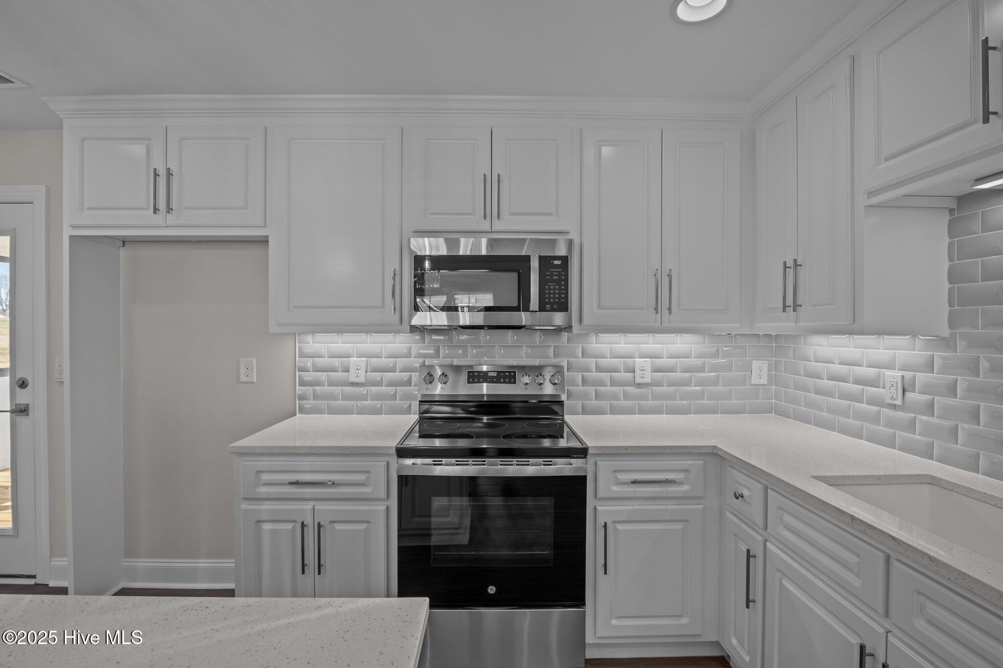 5059 Willows Edge Drive Property Photo 7