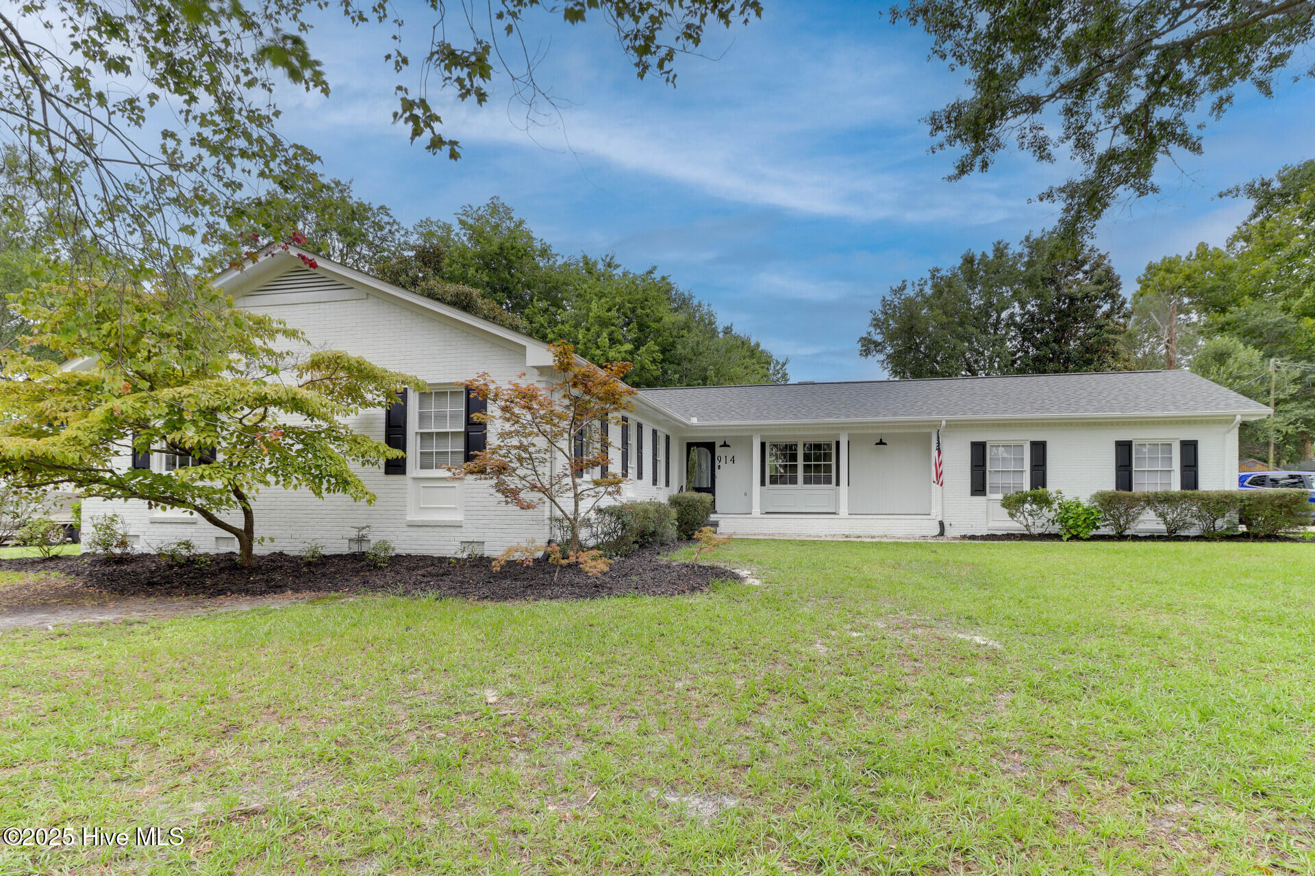 914 Greenhowe Drive Property Photo
