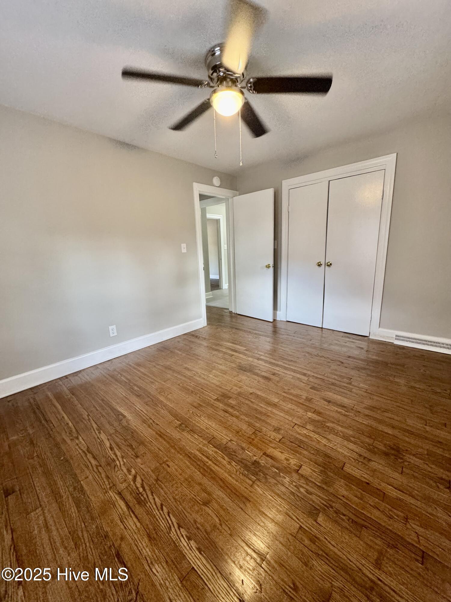 2506 E 3rd Street A Property Photo 11