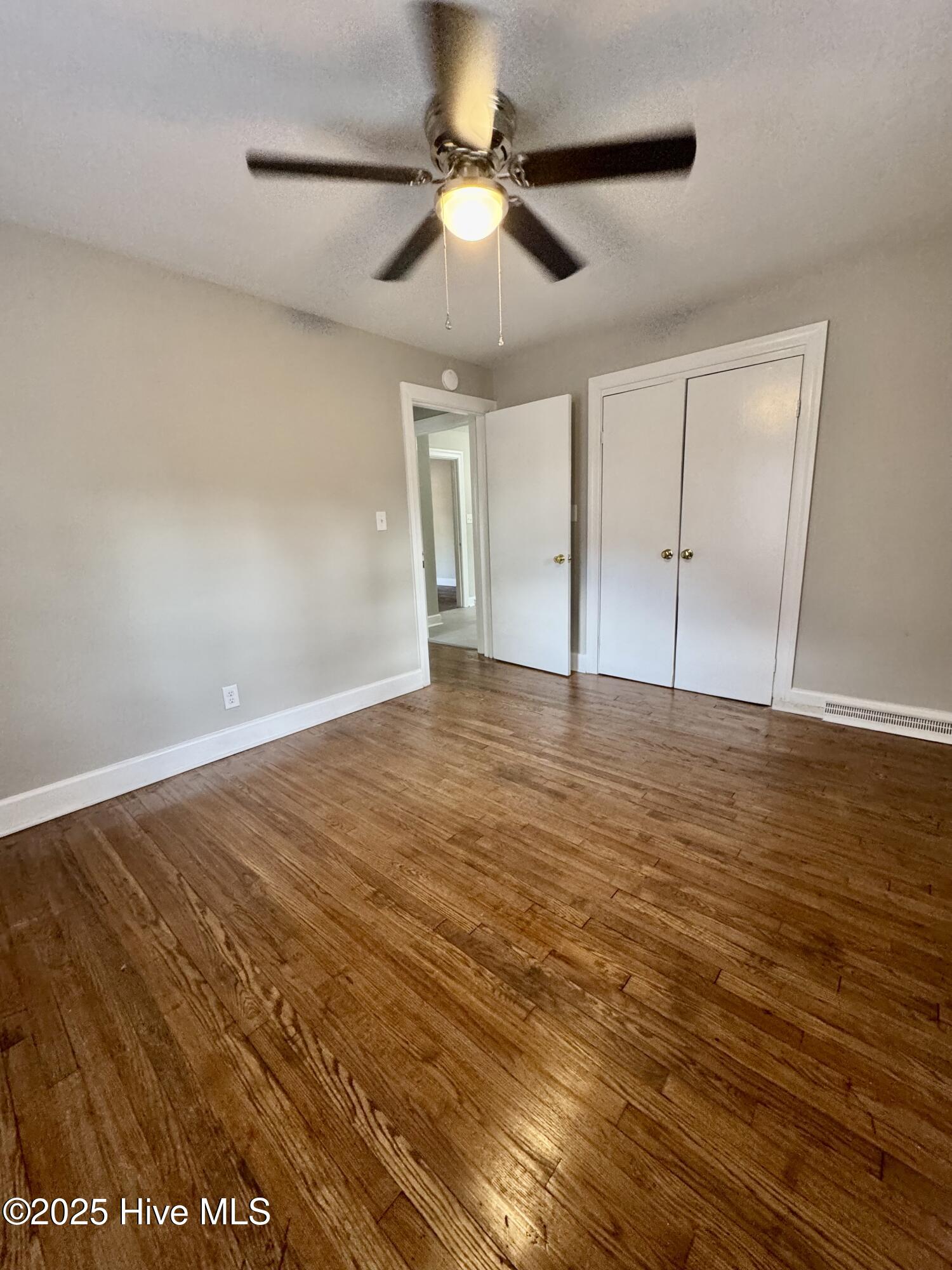 2506 E 3rd Street A Property Photo 12