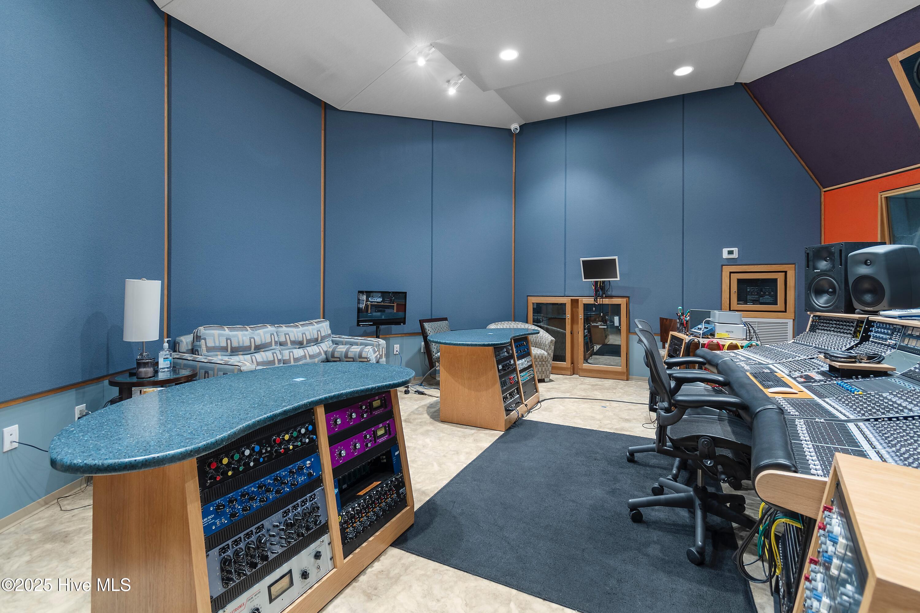 8840 Old Georgetown Road Property Photo 46