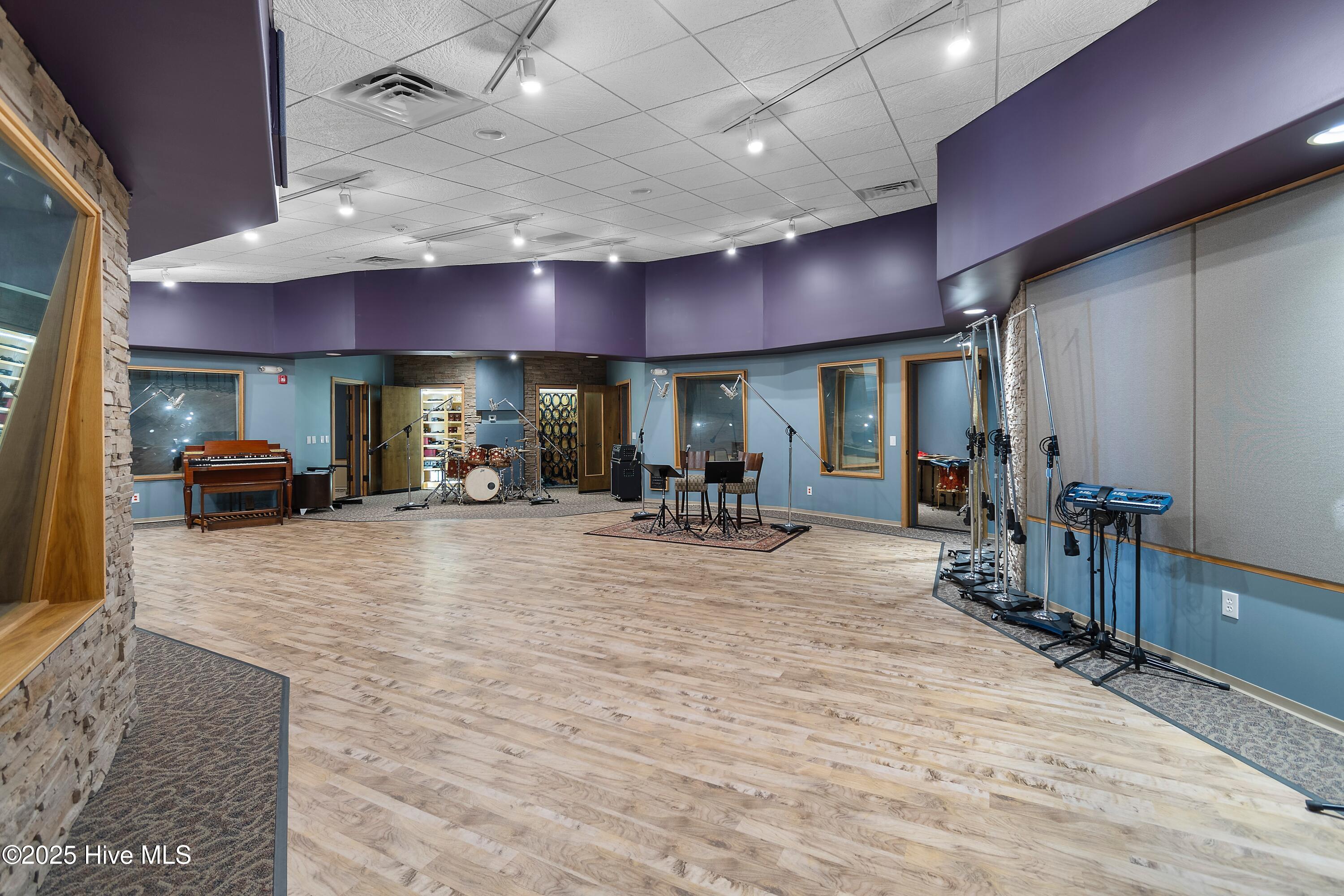 8840 Old Georgetown Road Property Photo 49