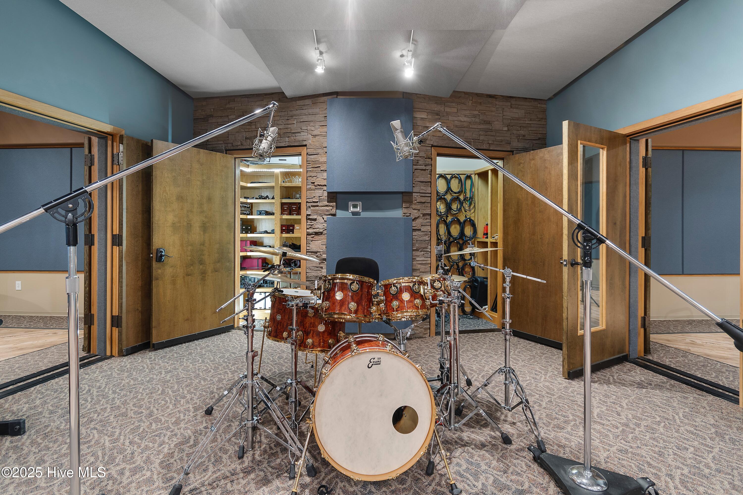 8840 Old Georgetown Road Property Photo 51