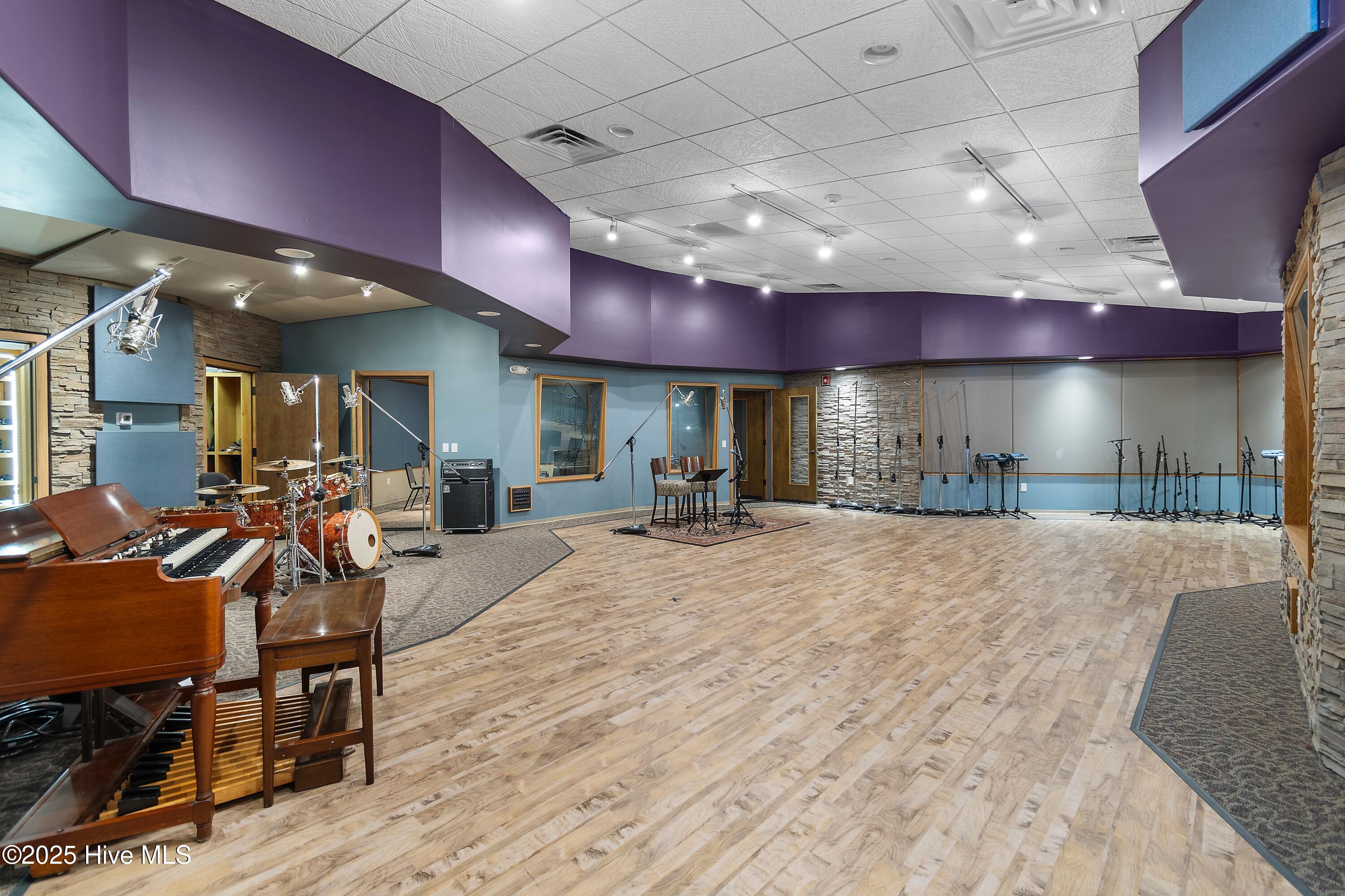 8840 Old Georgetown Road Property Photo 53