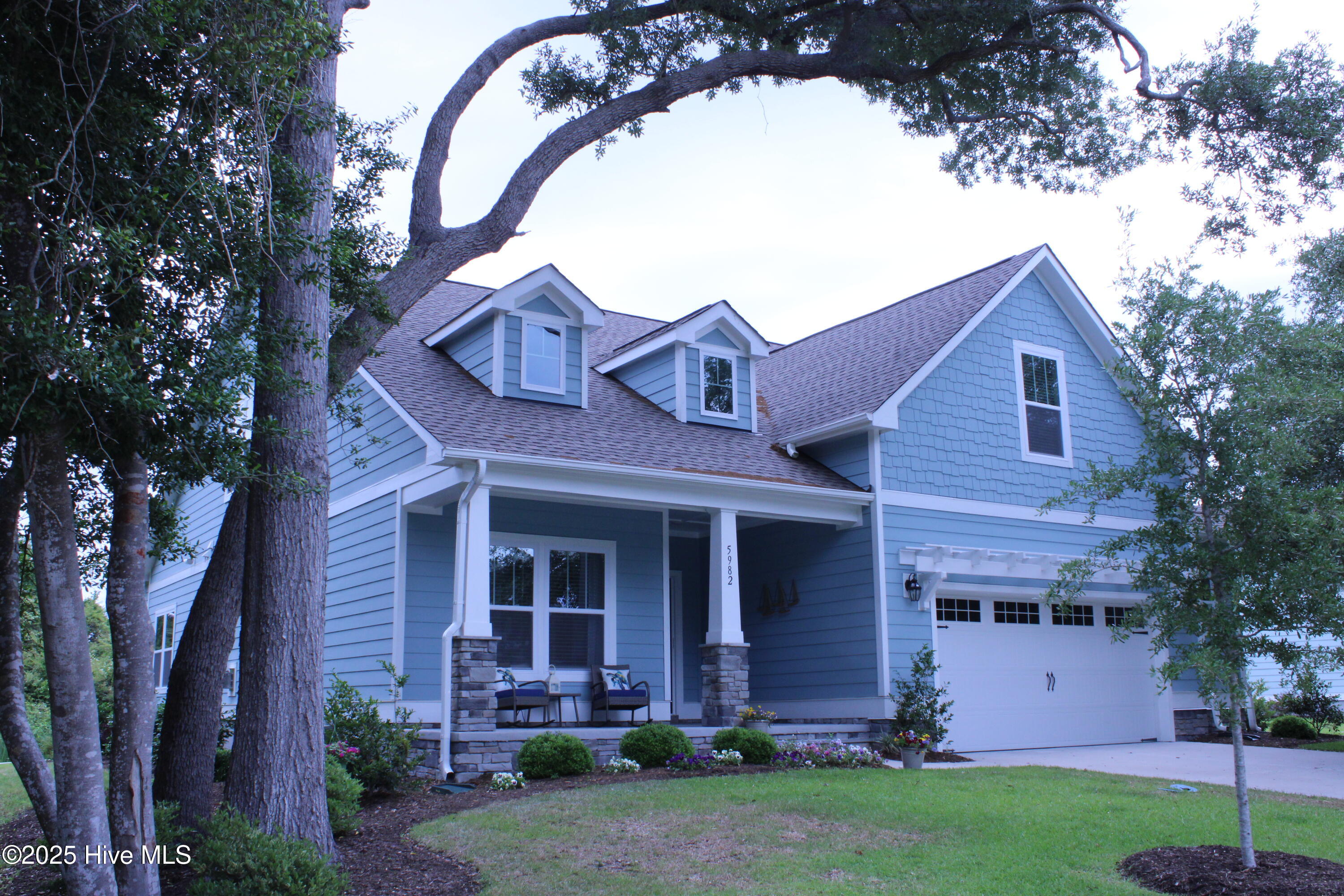 5982 Gray Squirrel Path Property Photo 1