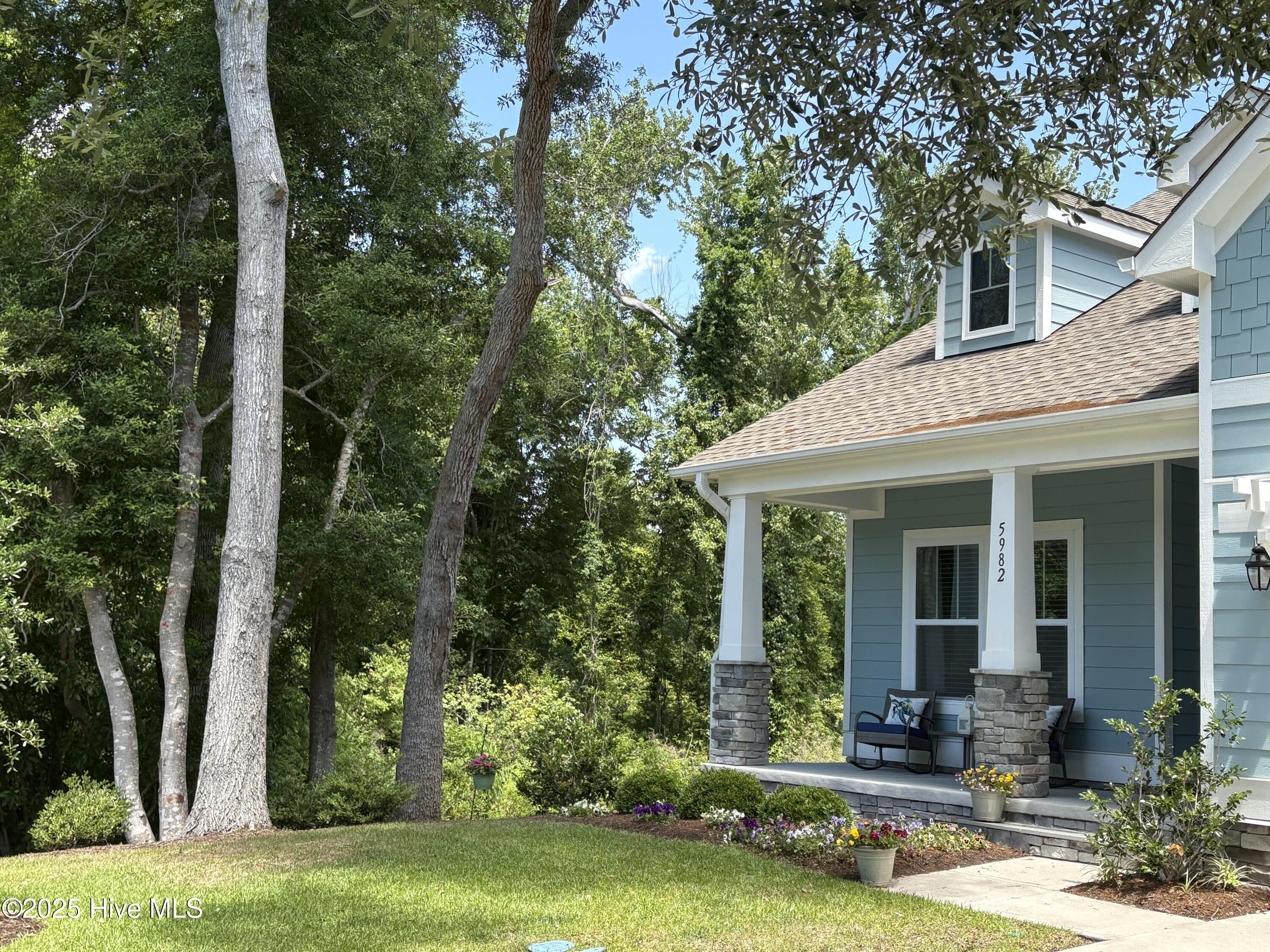 5982 Gray Squirrel Path Property Photo 2