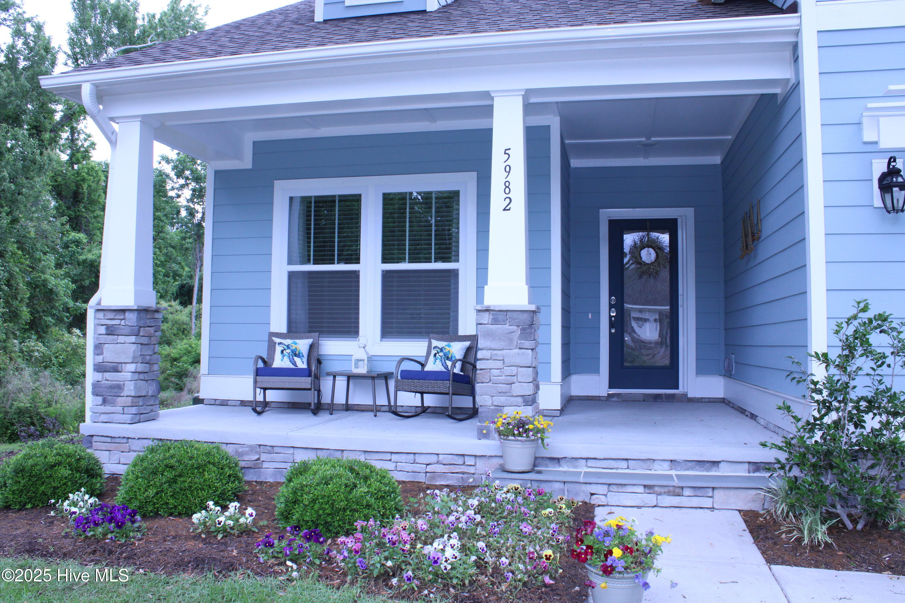 5982 Gray Squirrel Path Property Photo 3