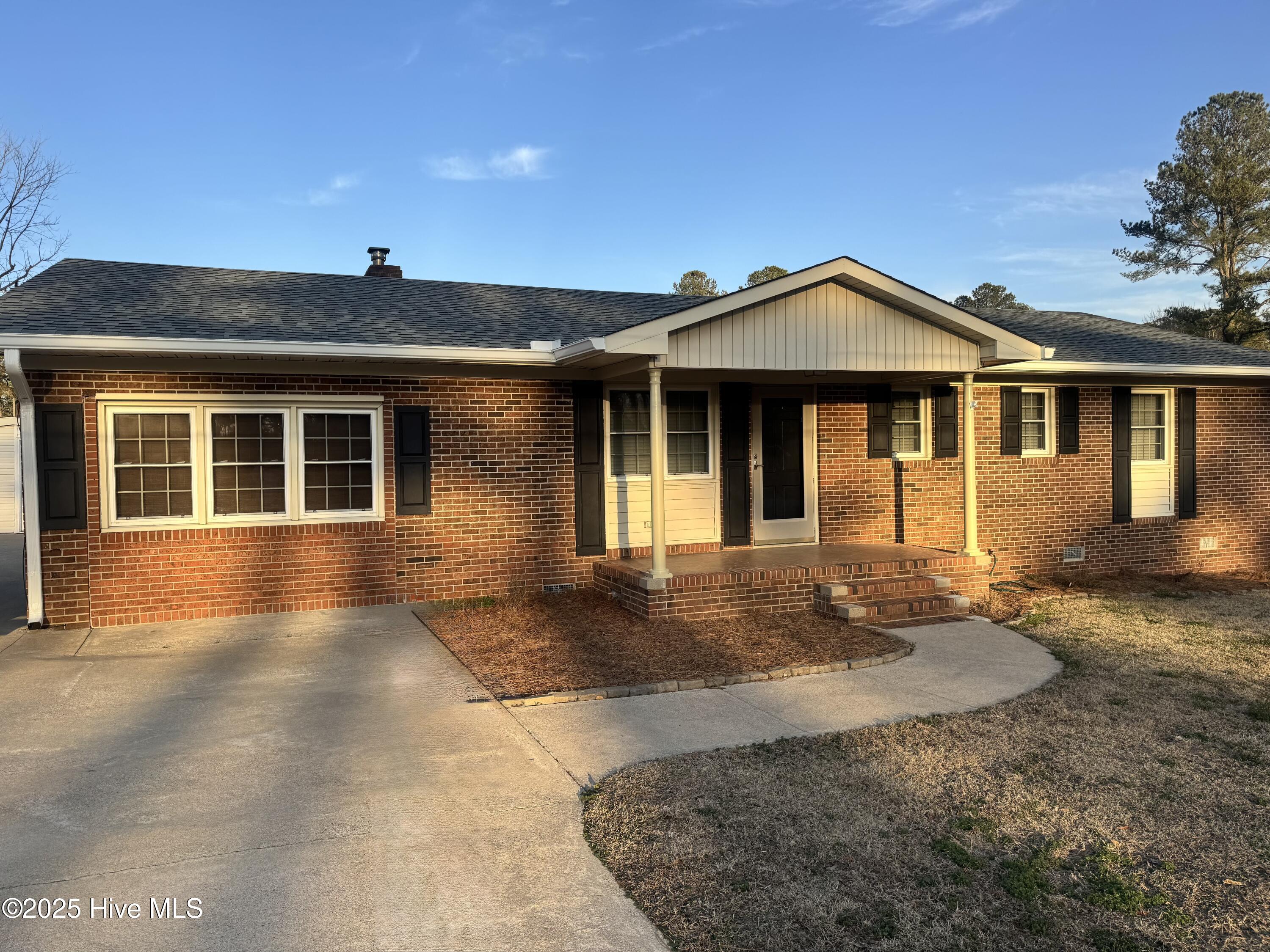 209 Hampton Drive Property Photo