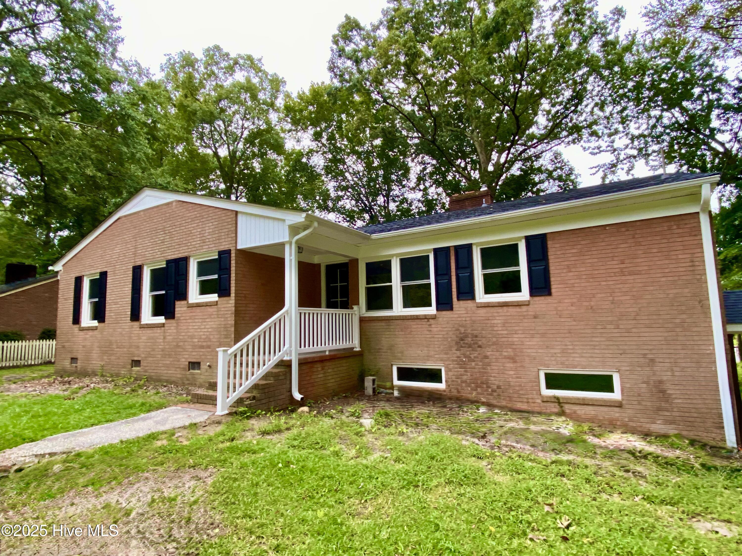 1910 E 9th Street Property Photo