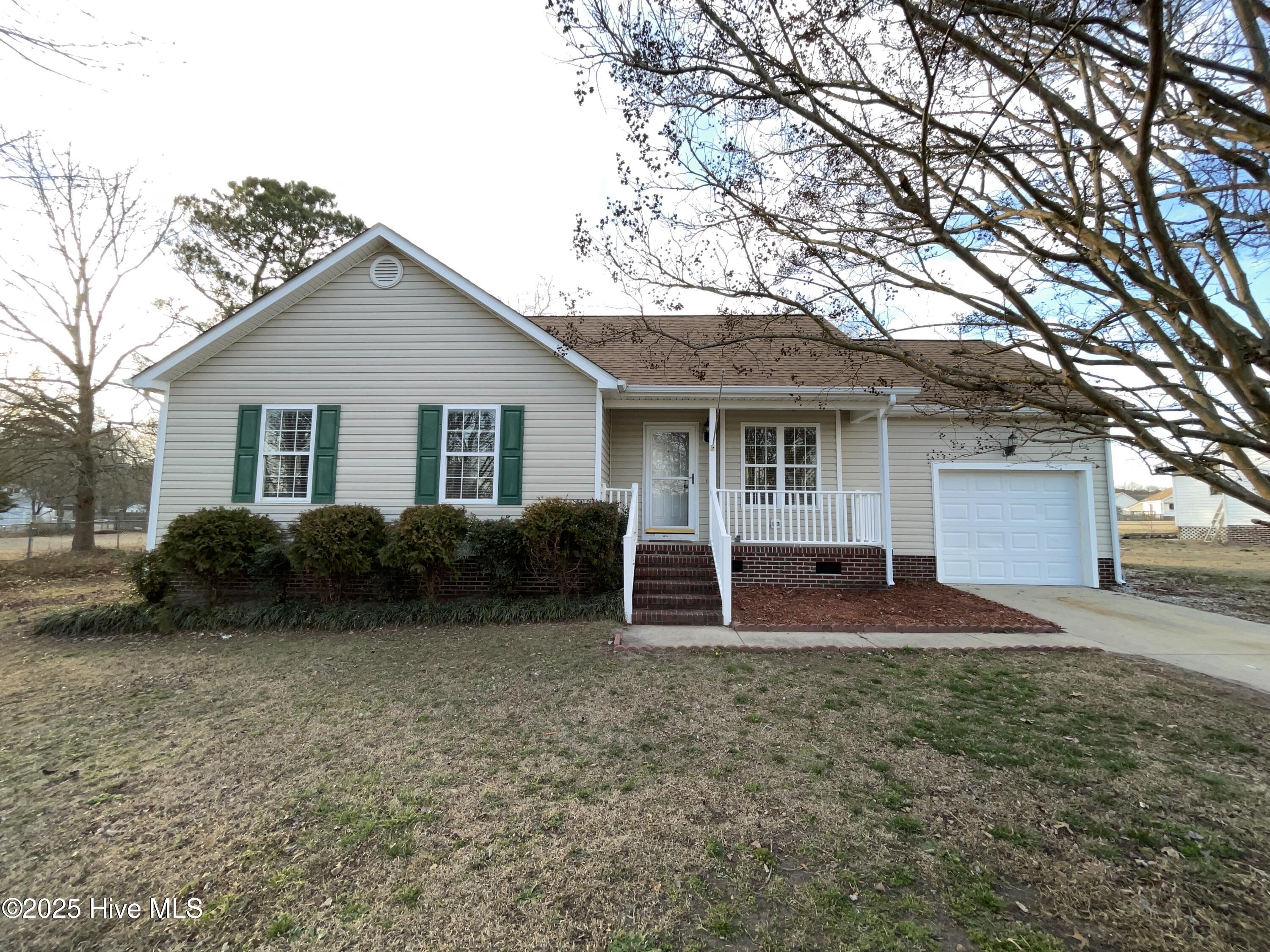 405 Twin Creeks Drive Property Photo
