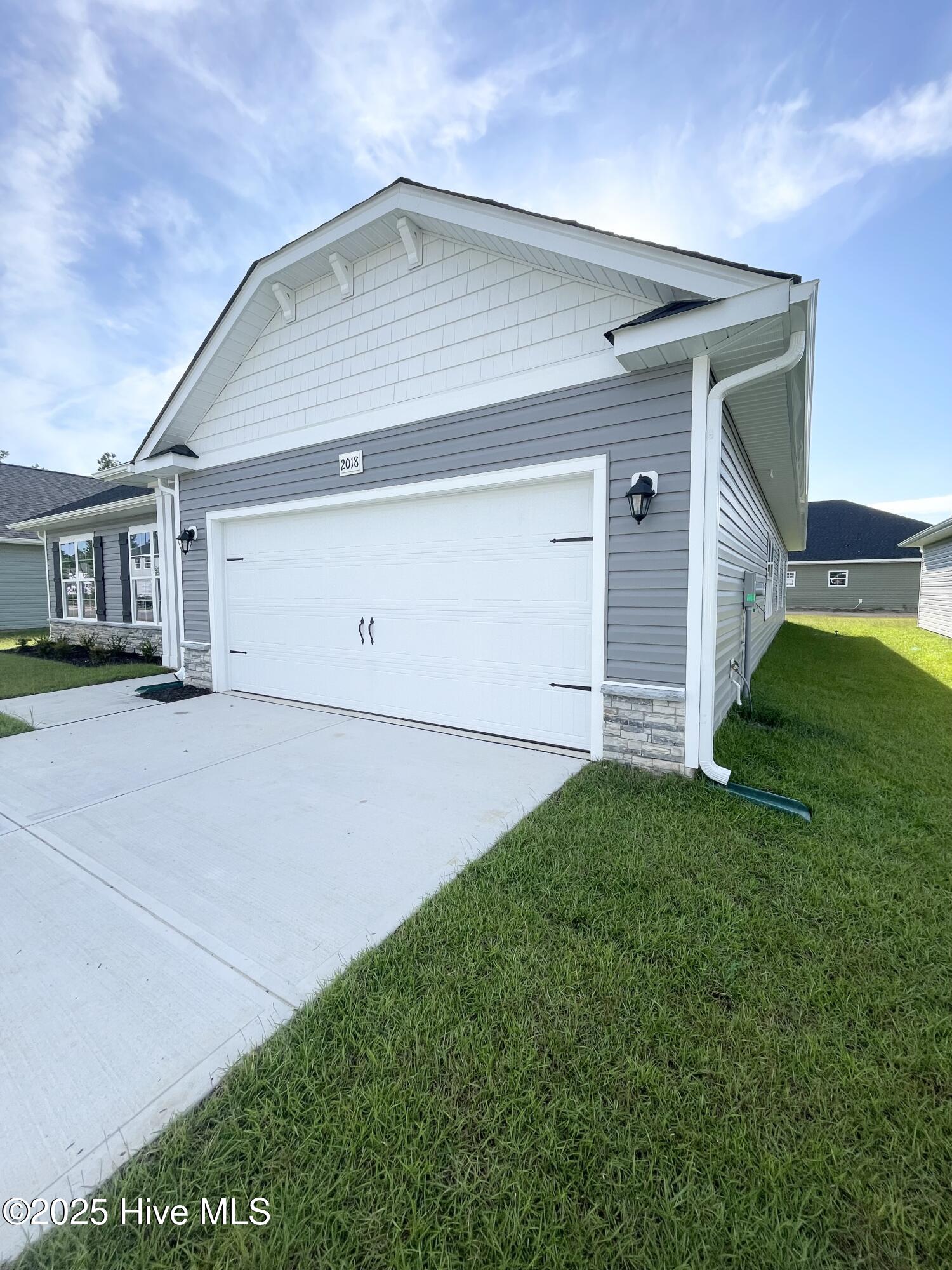 2018 Medina Spirit Street Property Photo 4