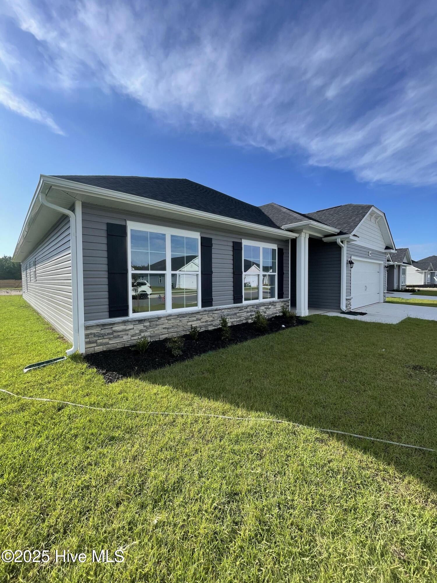 2018 Medina Spirit Street Property Photo 5