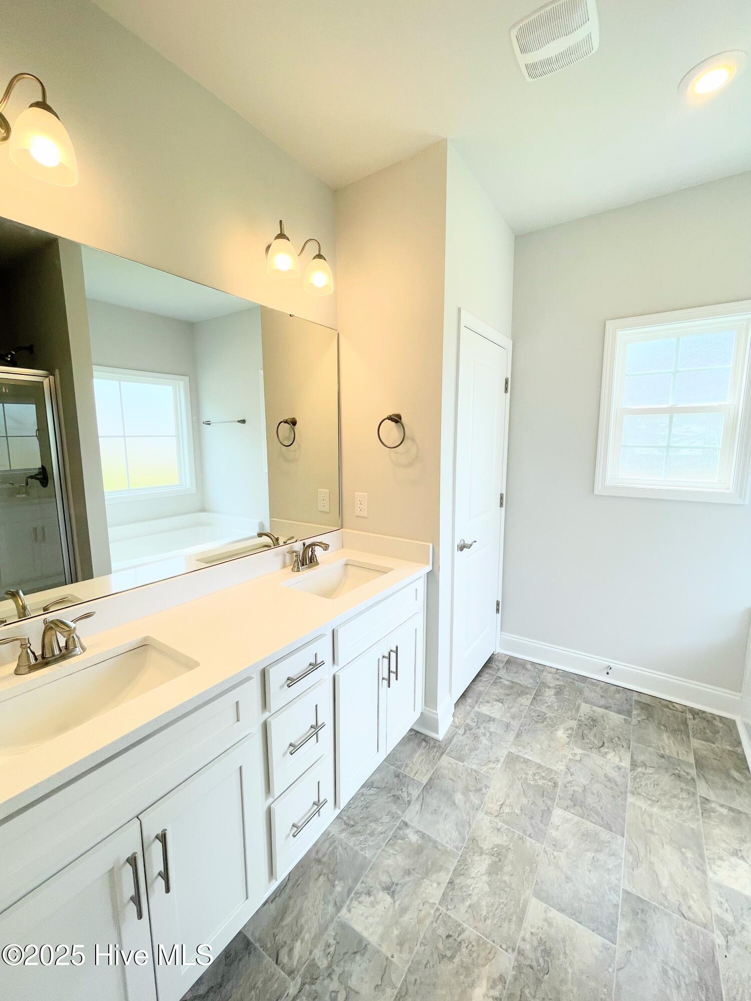 2018 Medina Spirit Street Property Photo 33