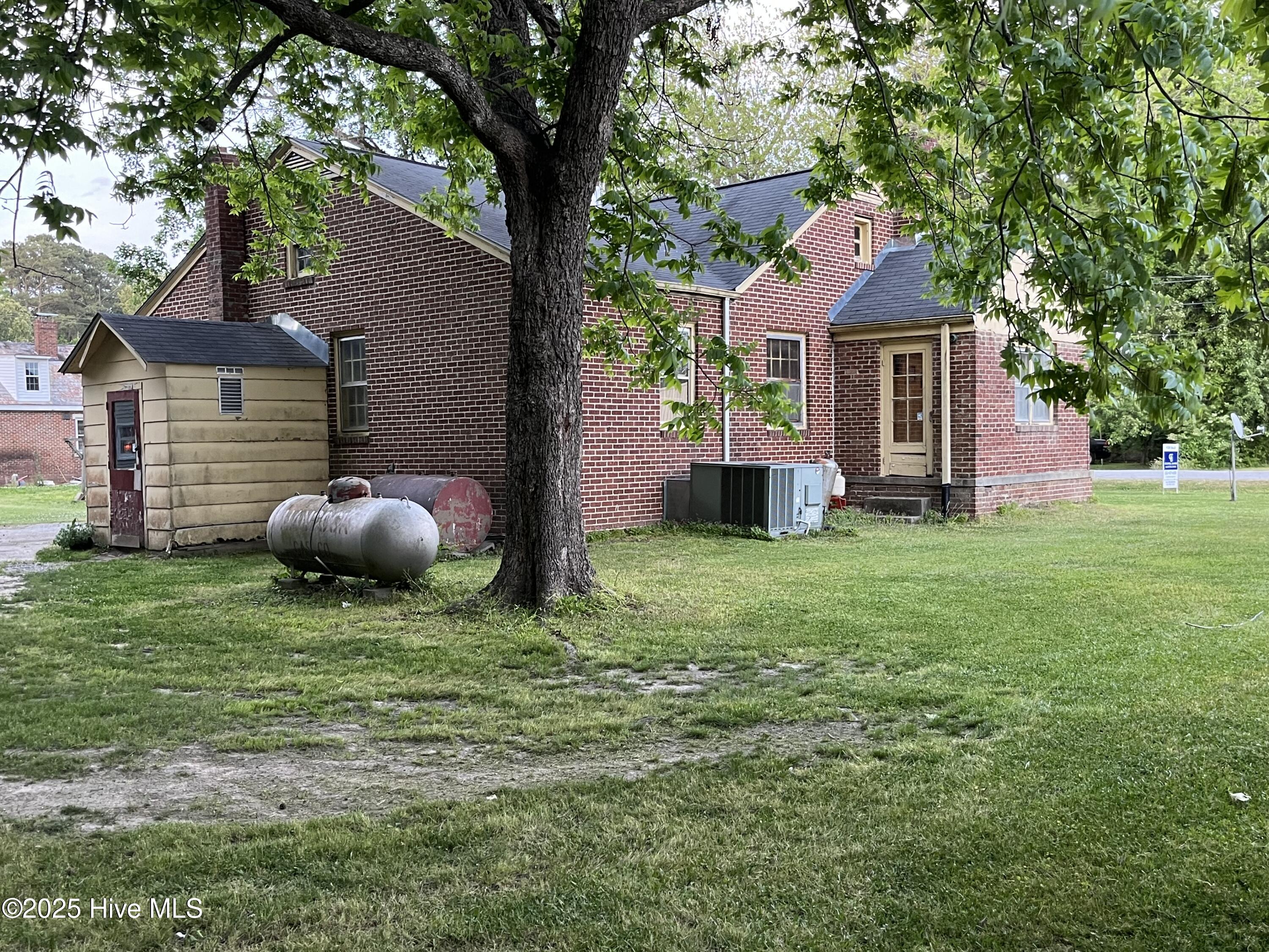 205 Maple Street Property Photo 5