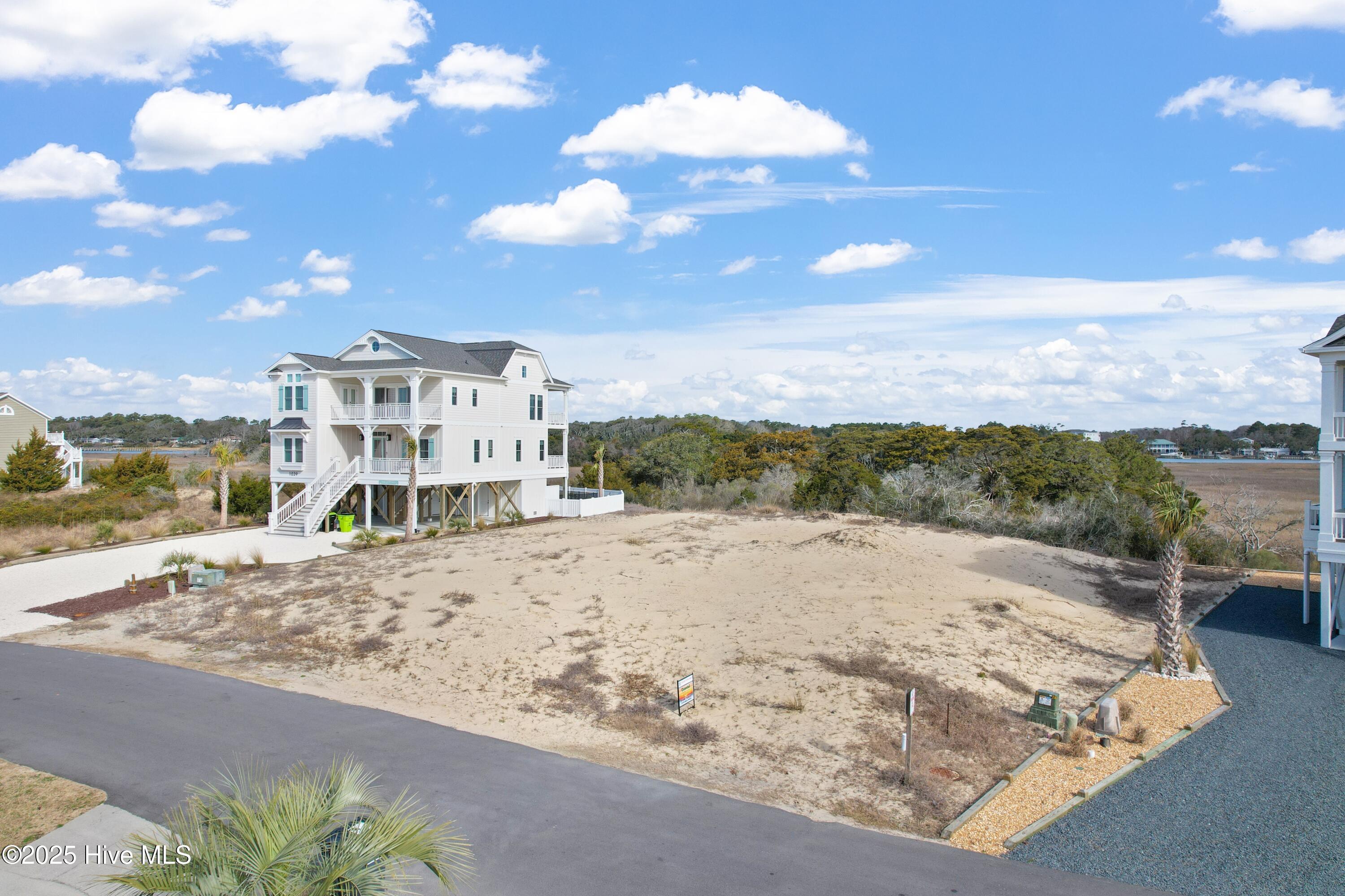 1037 Tide Ridge Drive Property Photo 5