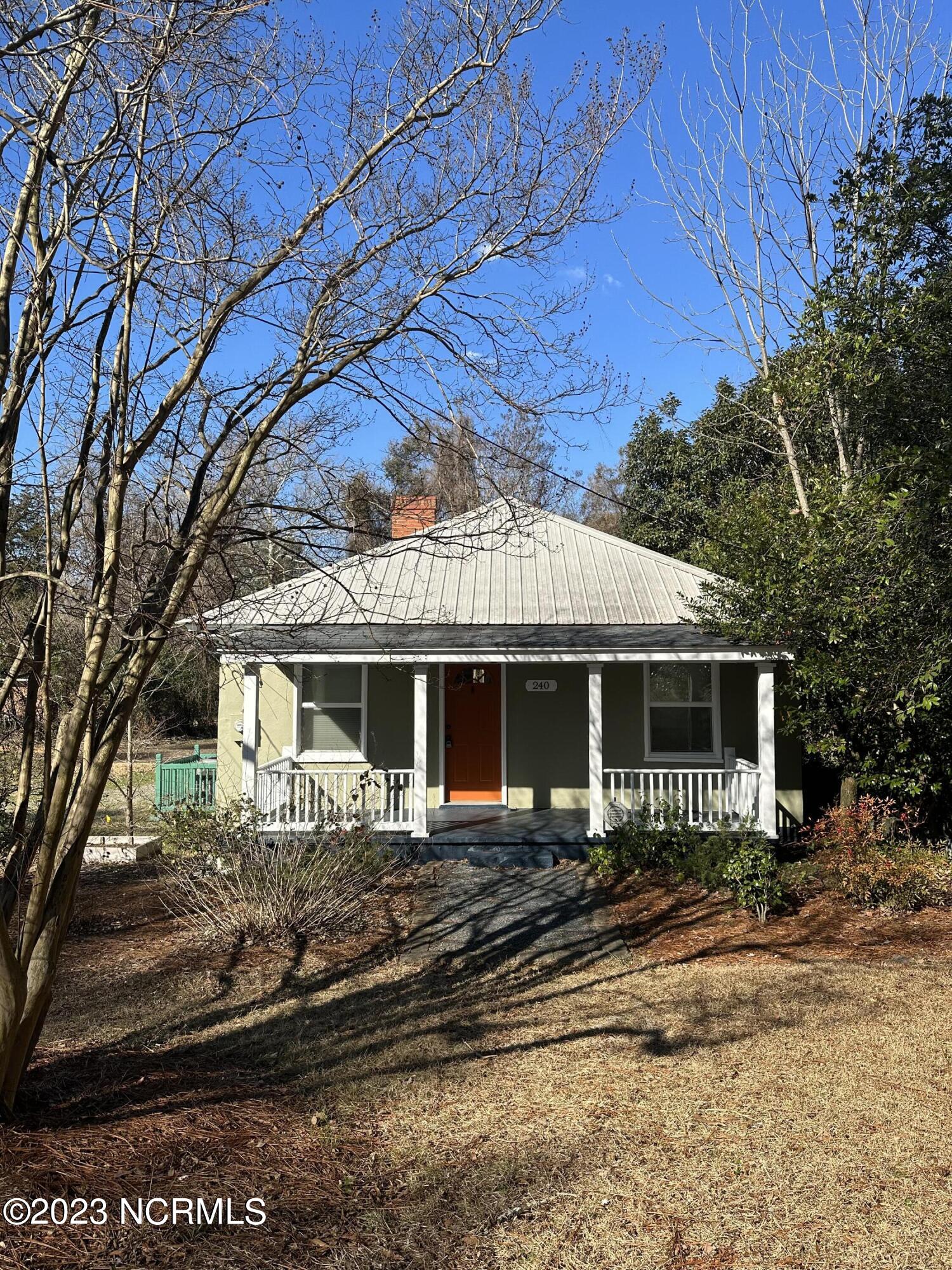 240 N Leak Street Property Photo