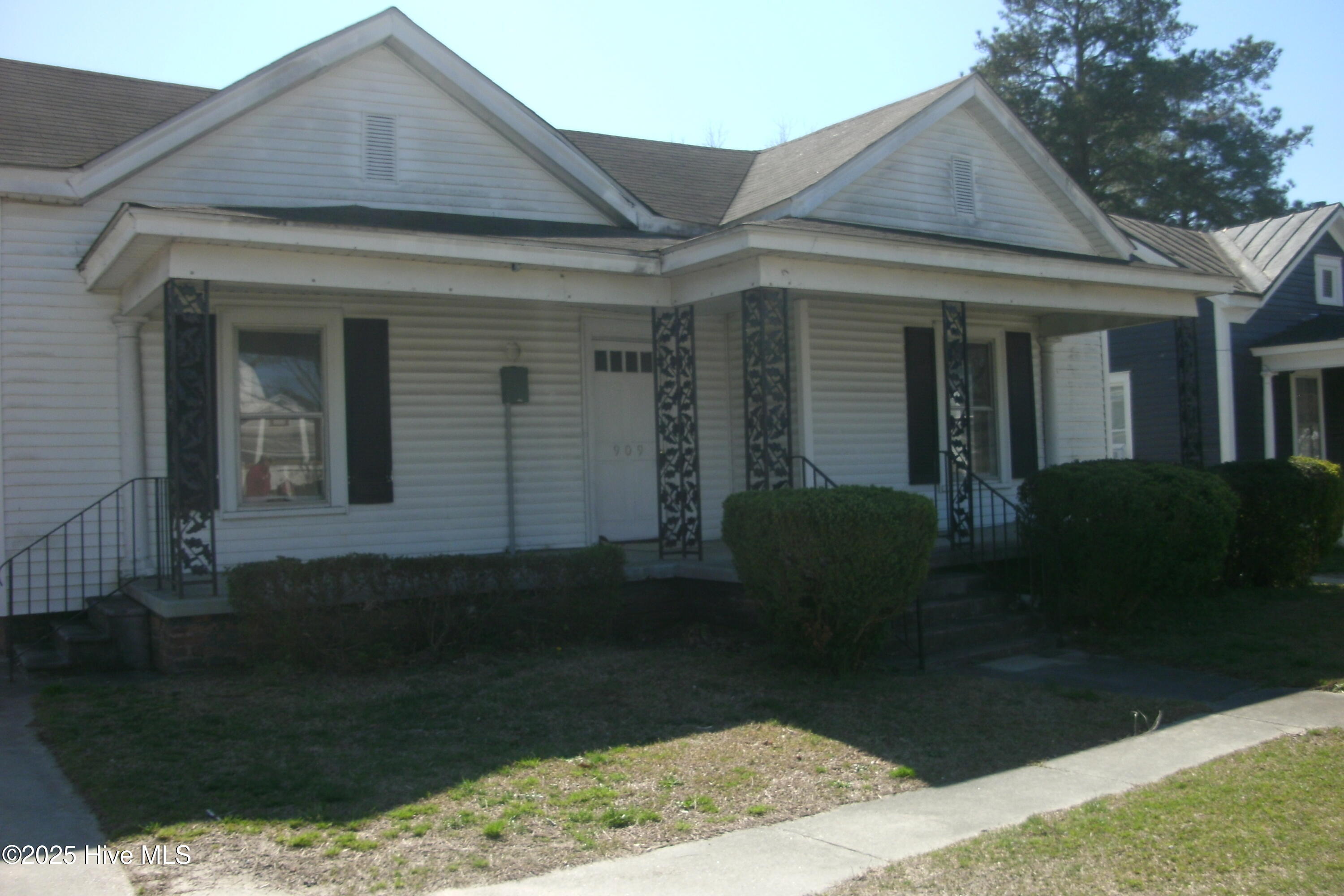909 Nashville Road Property Photo