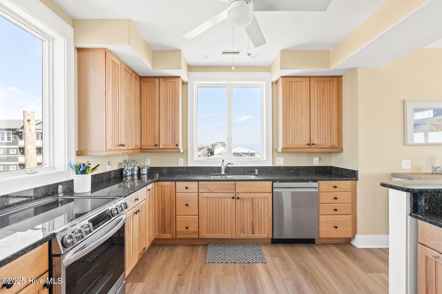 2322 S Shore Drive Property Photo 16