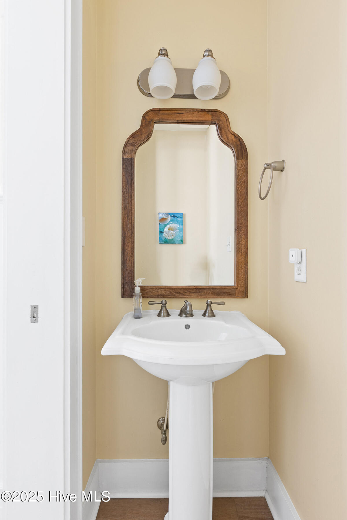 2322 S Shore Drive Property Photo 17