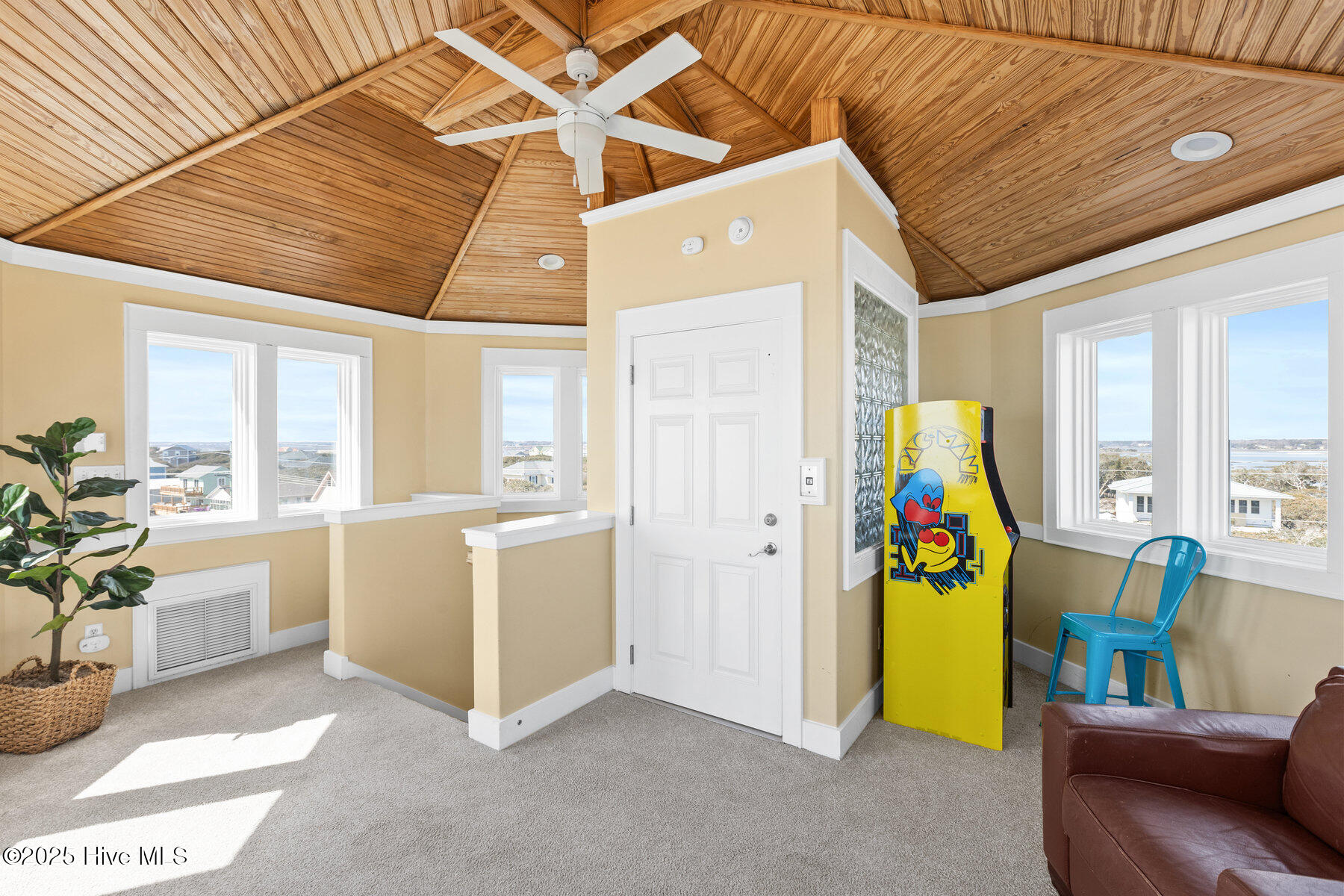 2322 S Shore Drive Property Photo 27