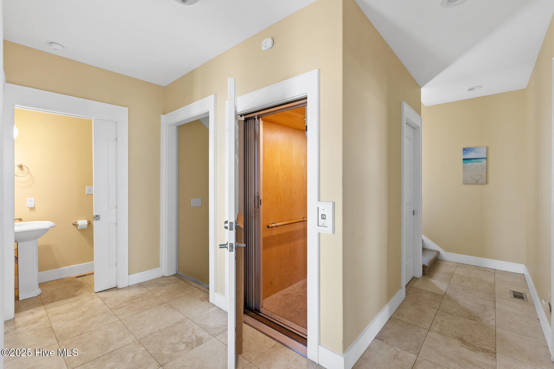 2322 S Shore Drive Property Photo 43