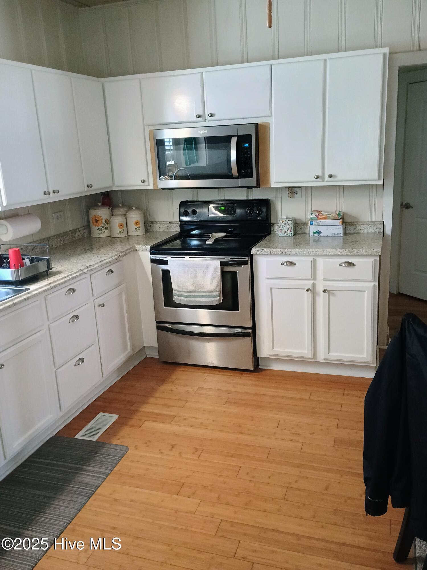 101 Cedar Street Property Photo 14