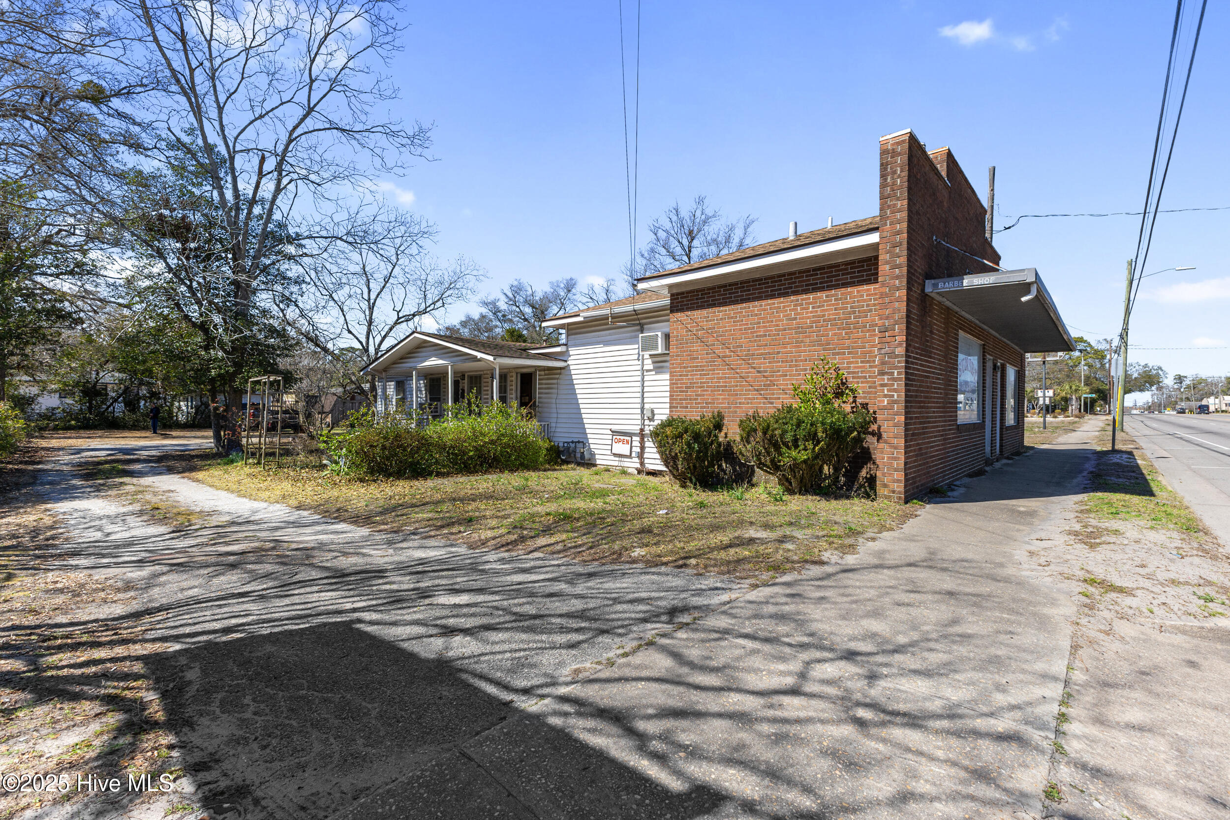 1960 Carolina Beach Road Property Photo 3
