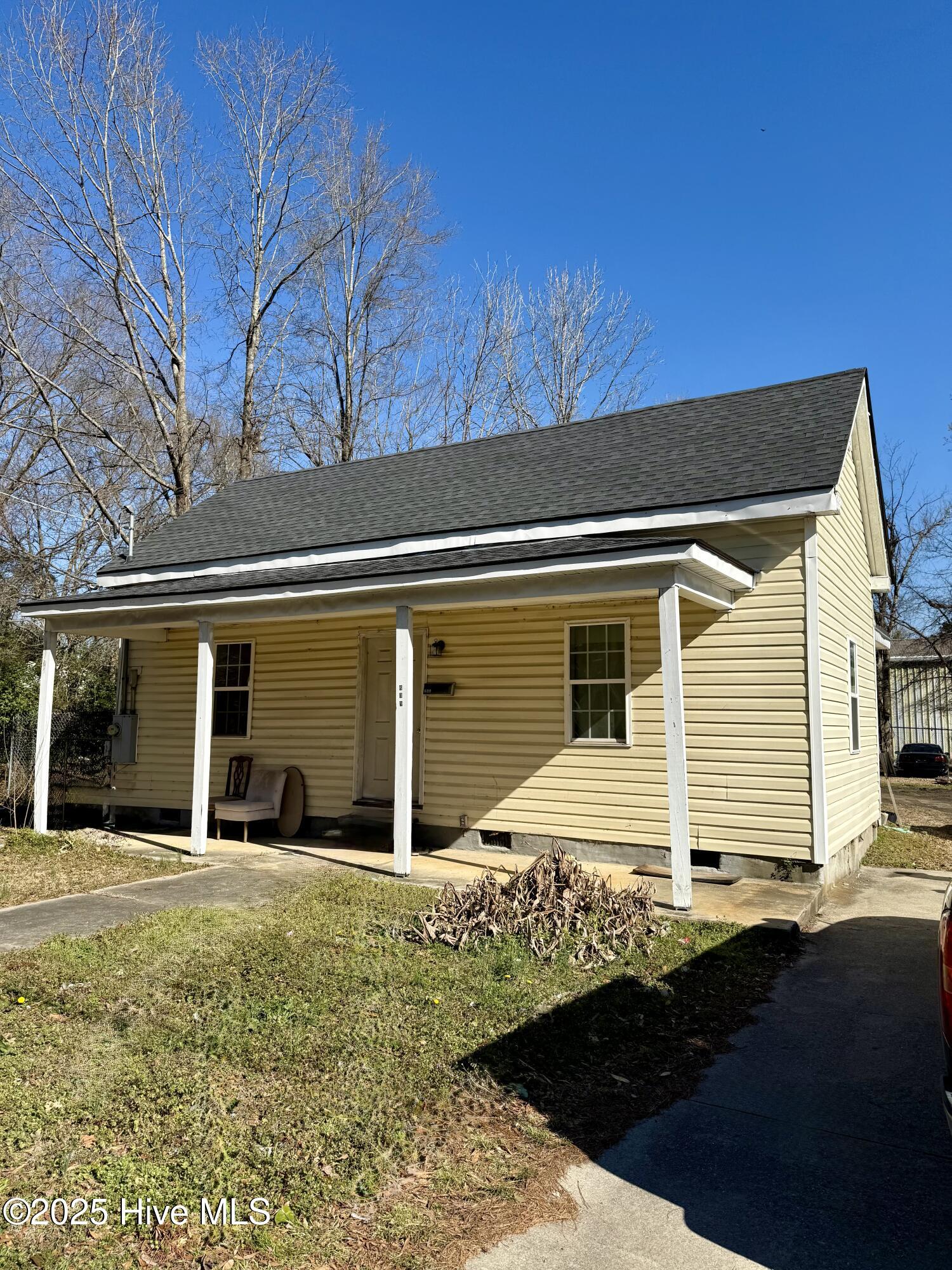 609 Academy Street Property Photo