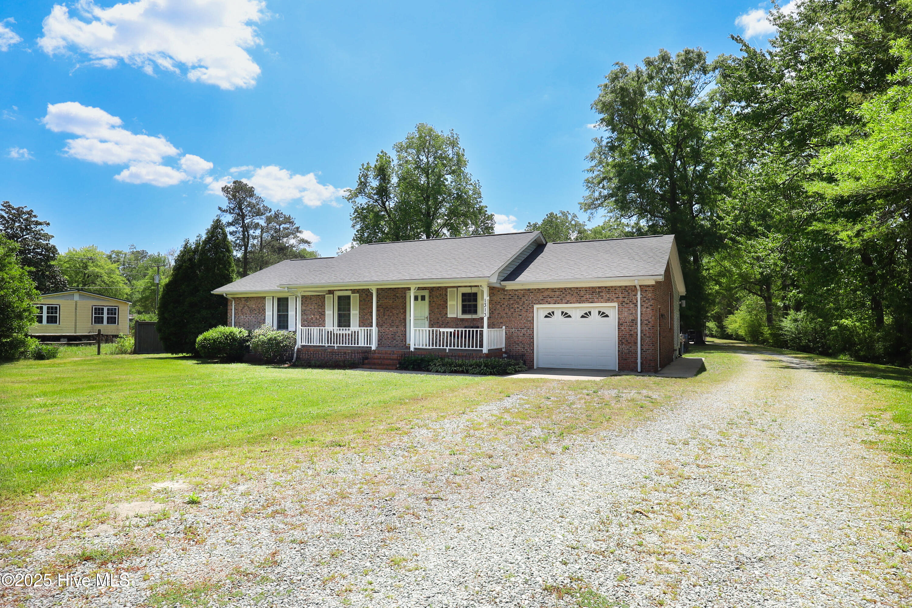 1313, 1315 Pony Farm Road Property Photo 2
