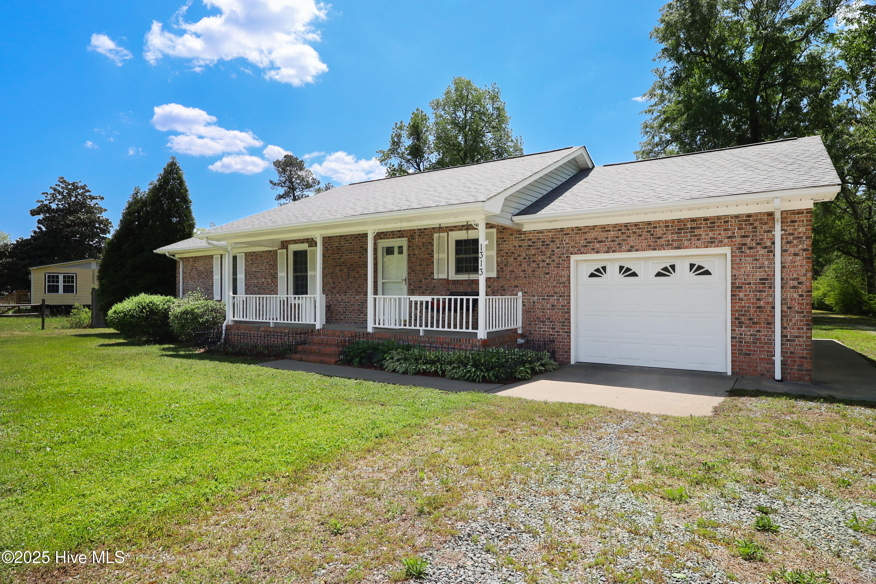 1313, 1315 Pony Farm Road Property Photo 3