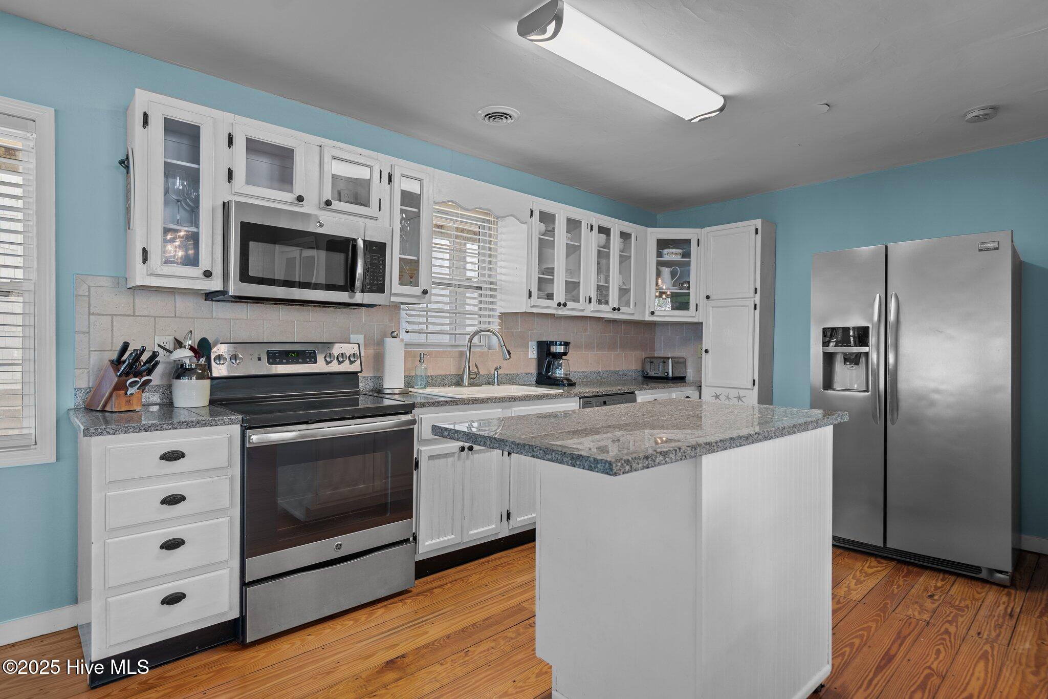 1715 Carolina Beach Avenue Property Photo 12