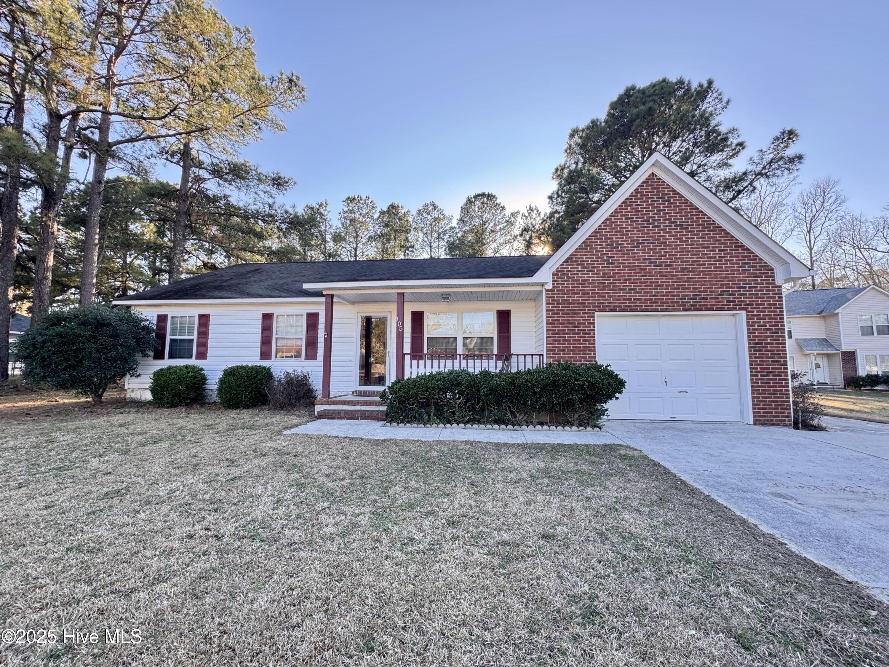 105 Sweetwater Drive Property Photo