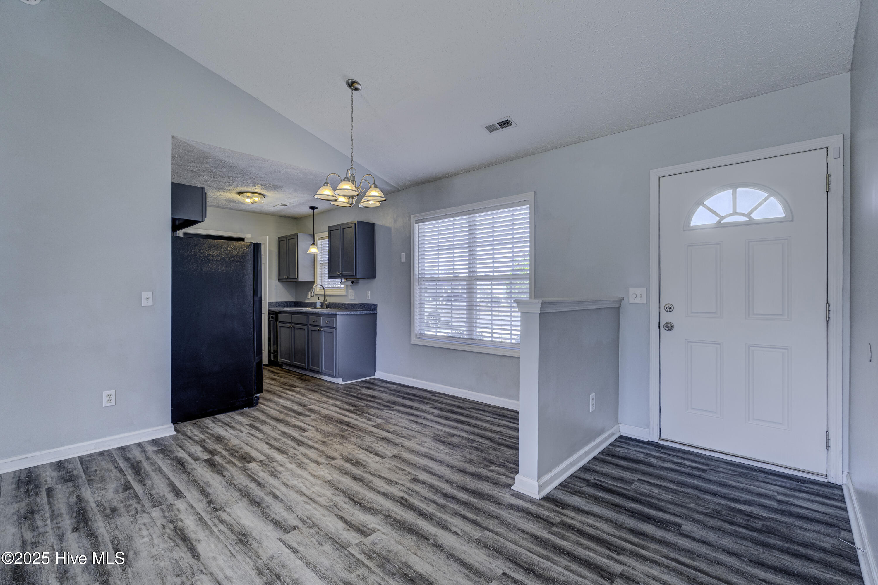 2506 Bradfield Court Property Photo 4